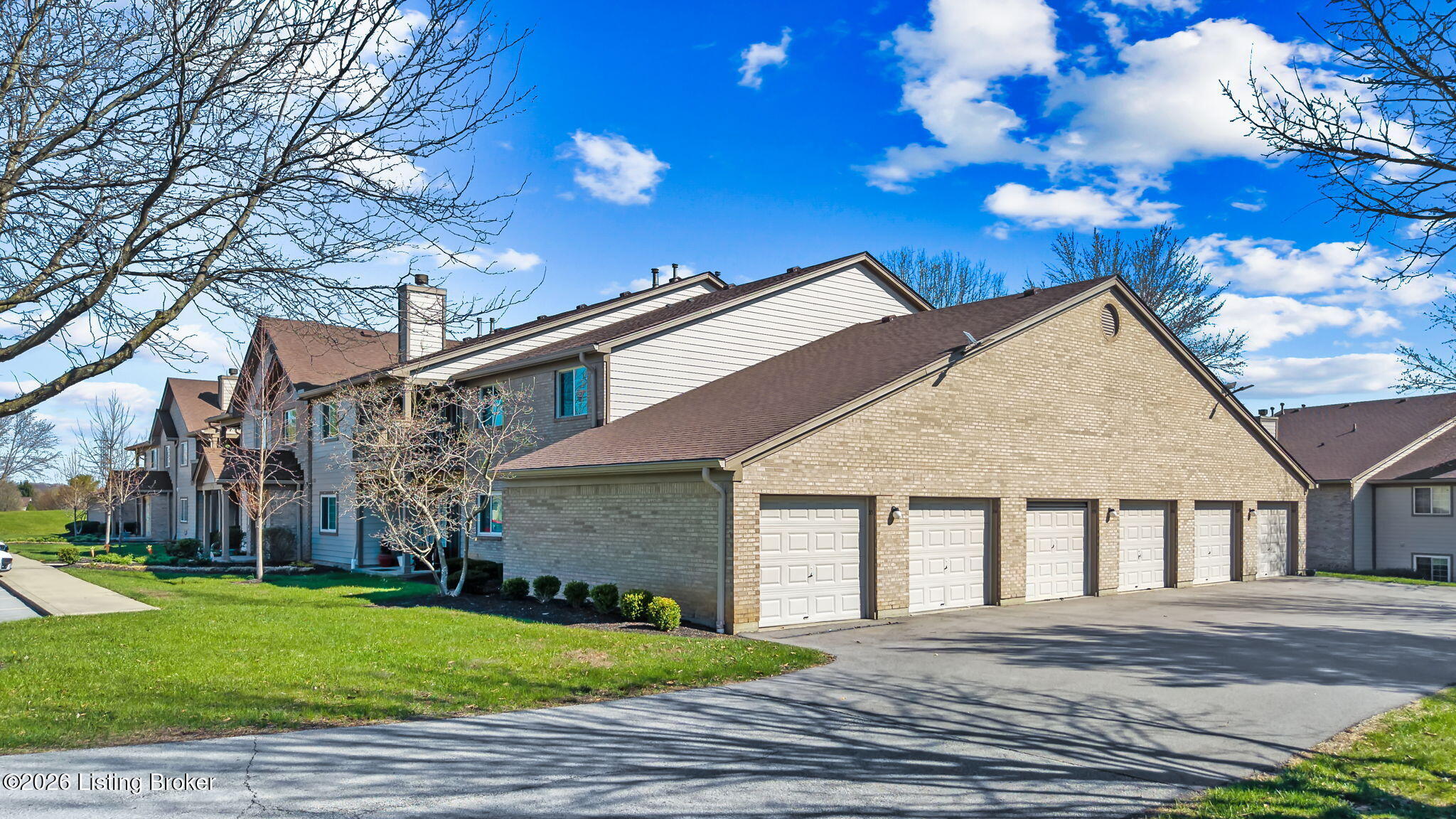 1303 Swan Pointe Blvd 202