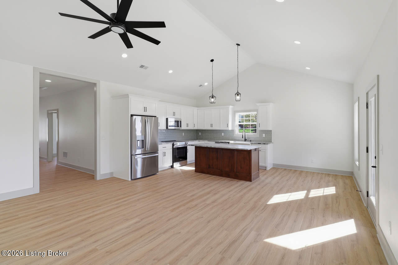 105 Freeman Ave