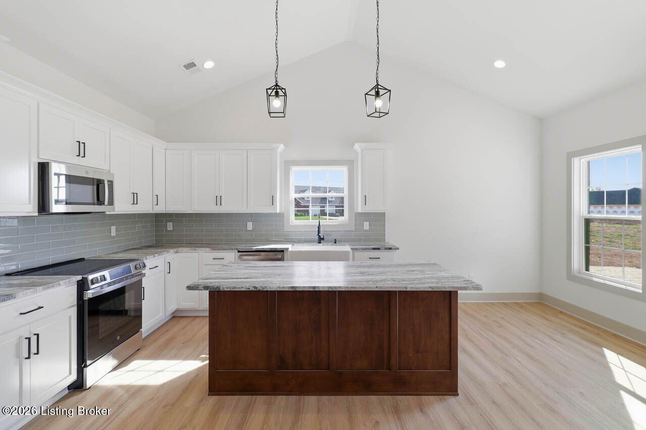 105 Freeman Ave