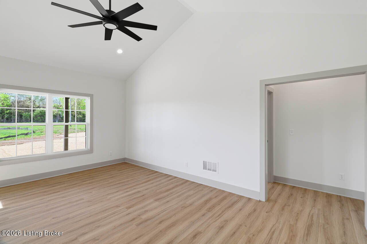 105 Freeman Ave