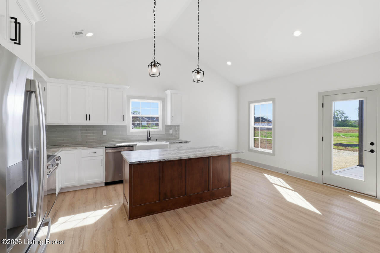 105 Freeman Ave