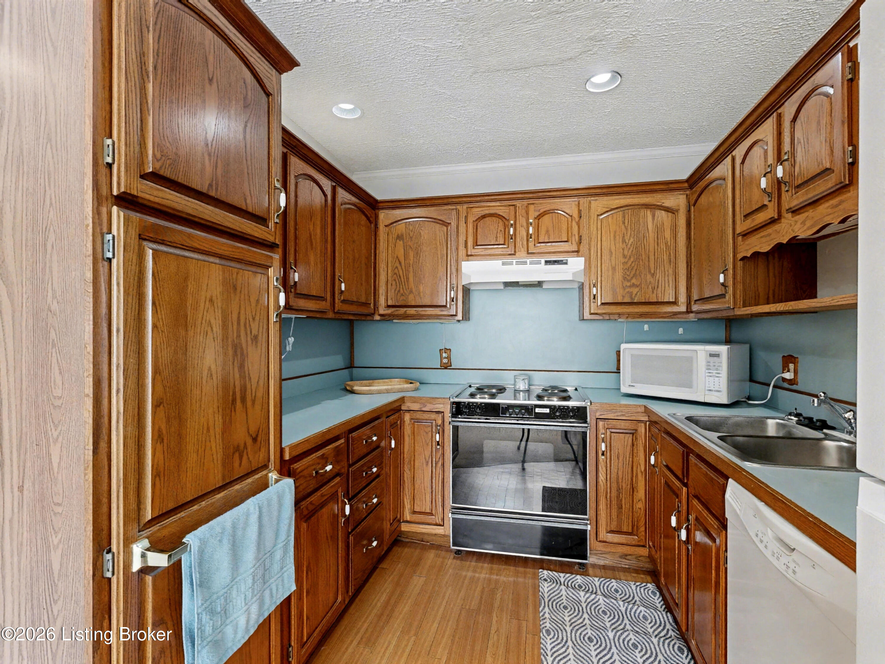 801 Gleneagle Ct
