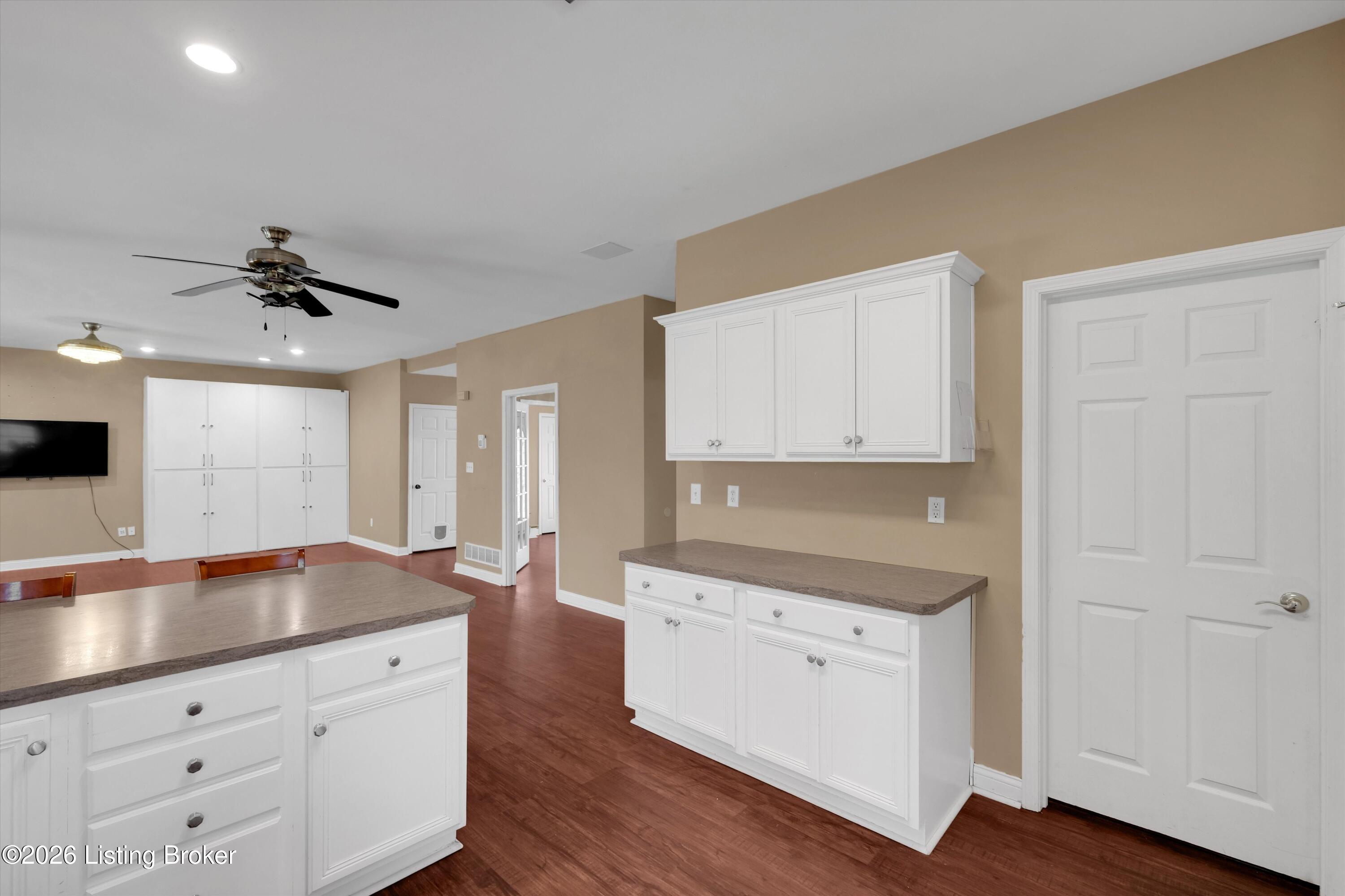 10611 Dry Creek Way