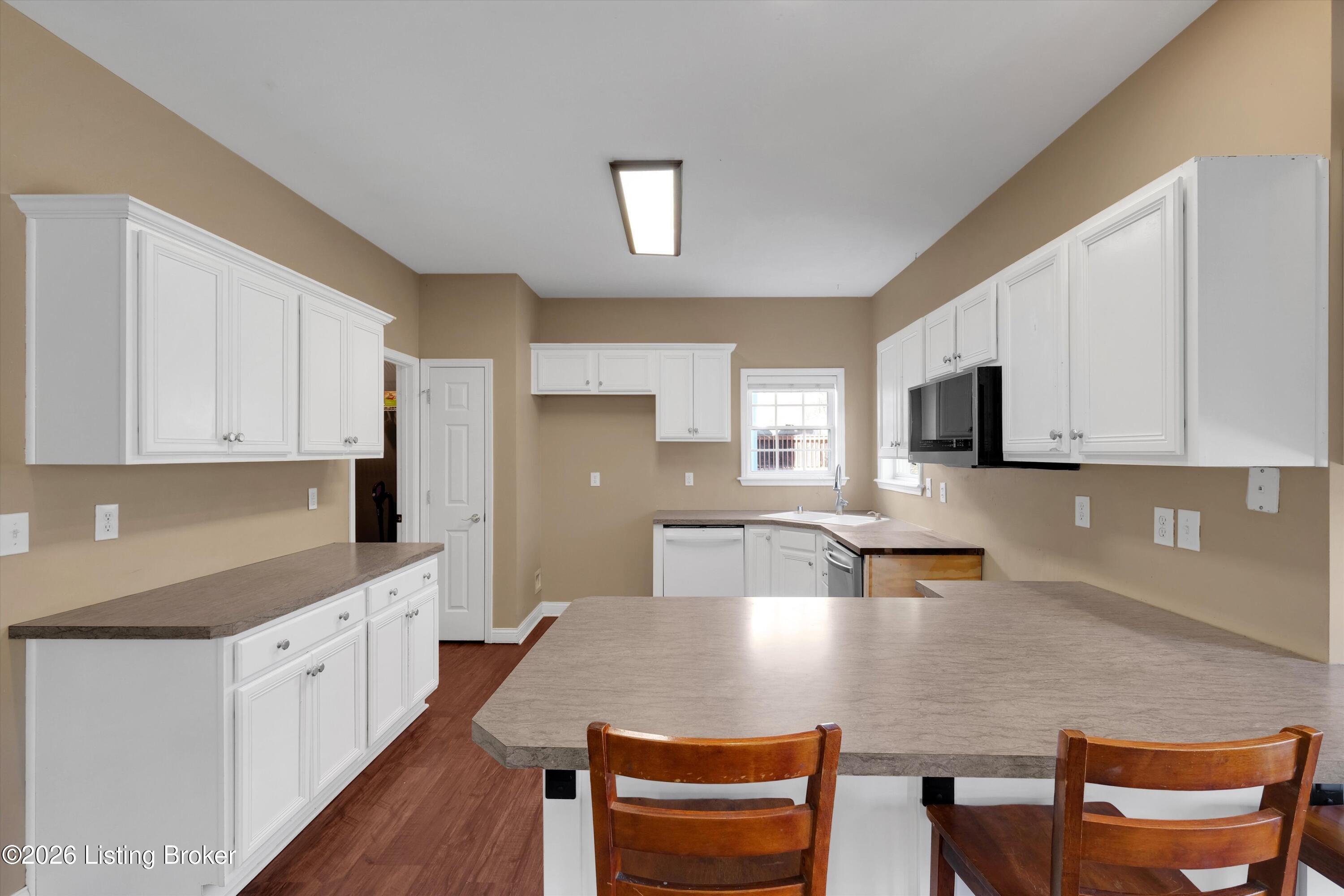 10611 Dry Creek Way