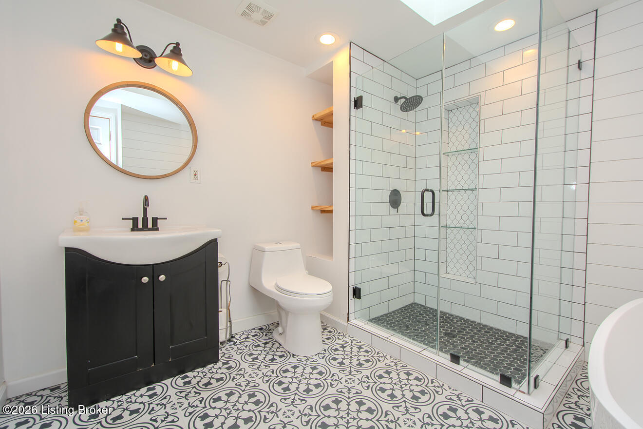 1009 Charles St