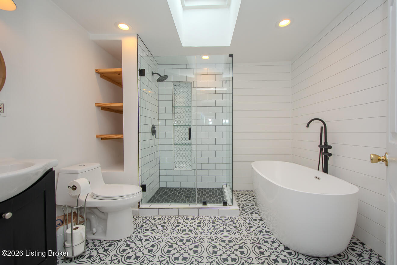 1009 Charles St