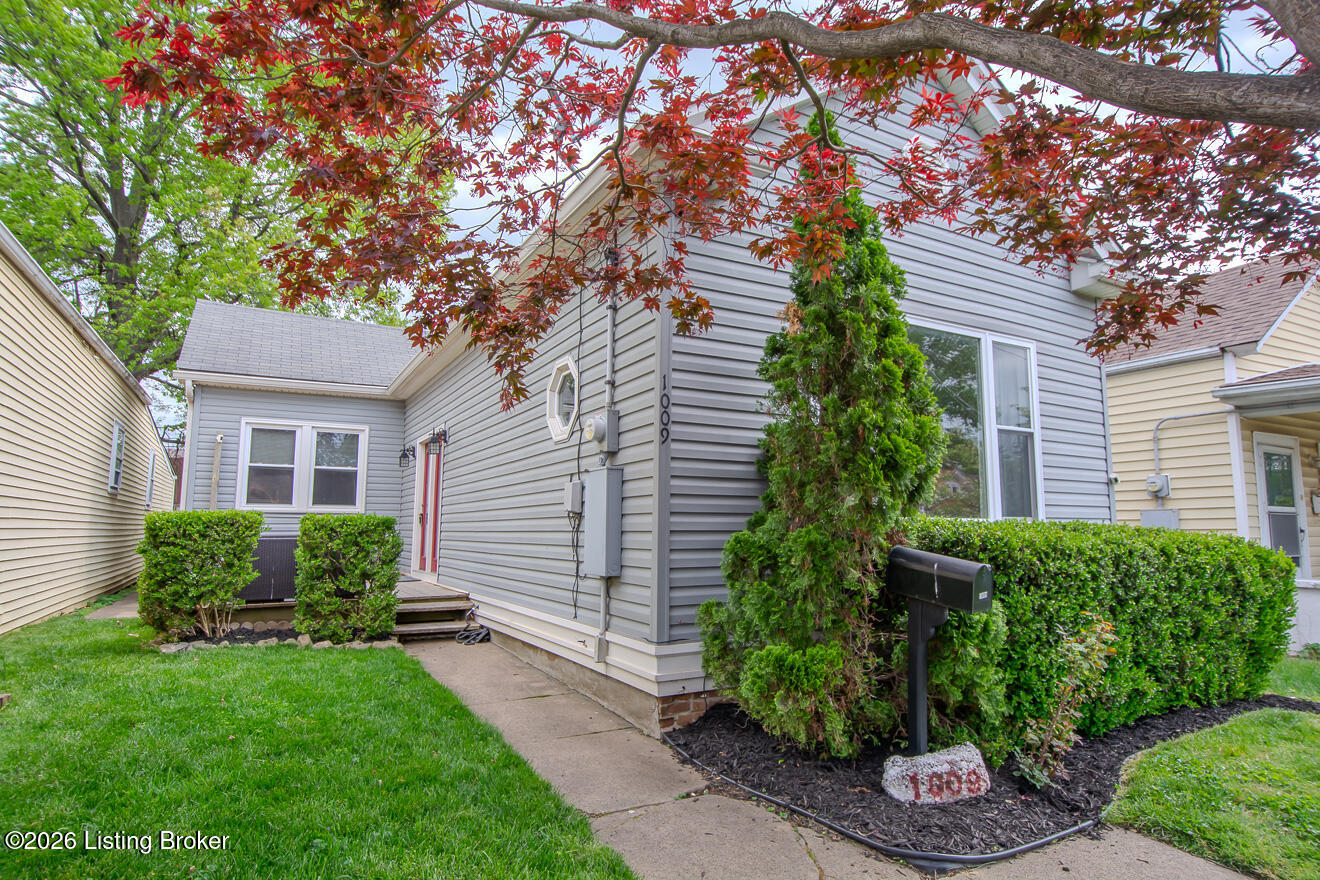 1009 Charles St