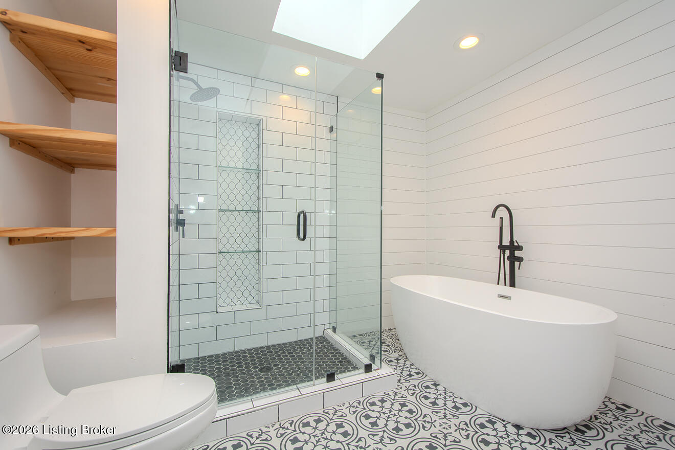 1009 Charles St