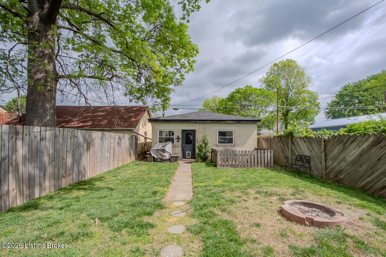 1009 Charles St