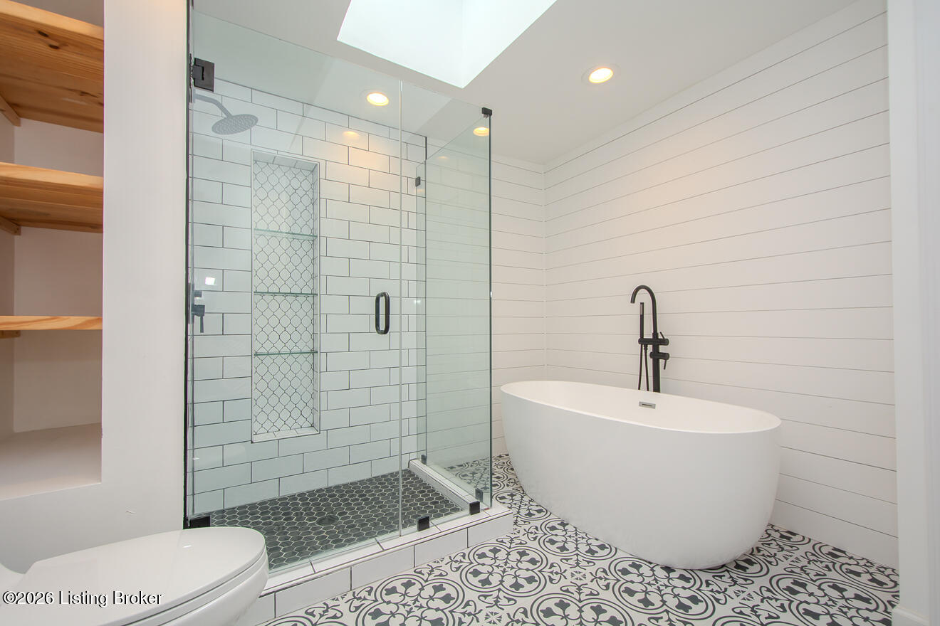 1009 Charles St
