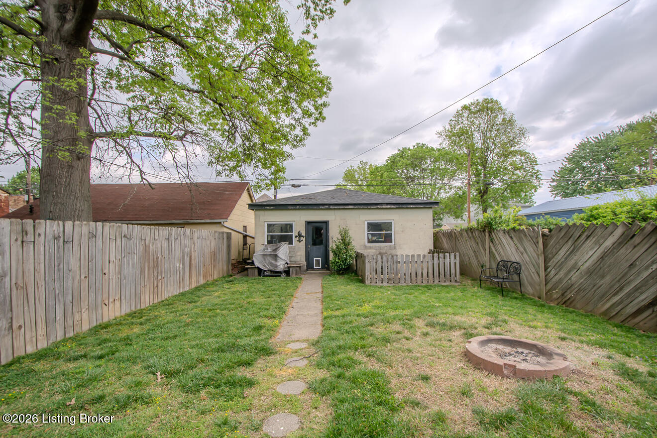 1009 Charles St
