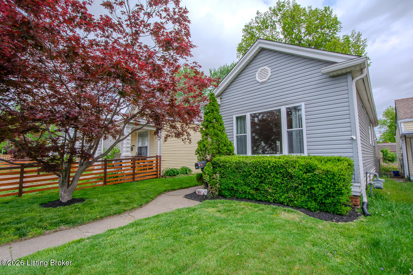 1009 Charles St