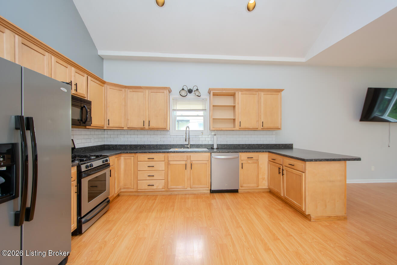 1009 Charles St