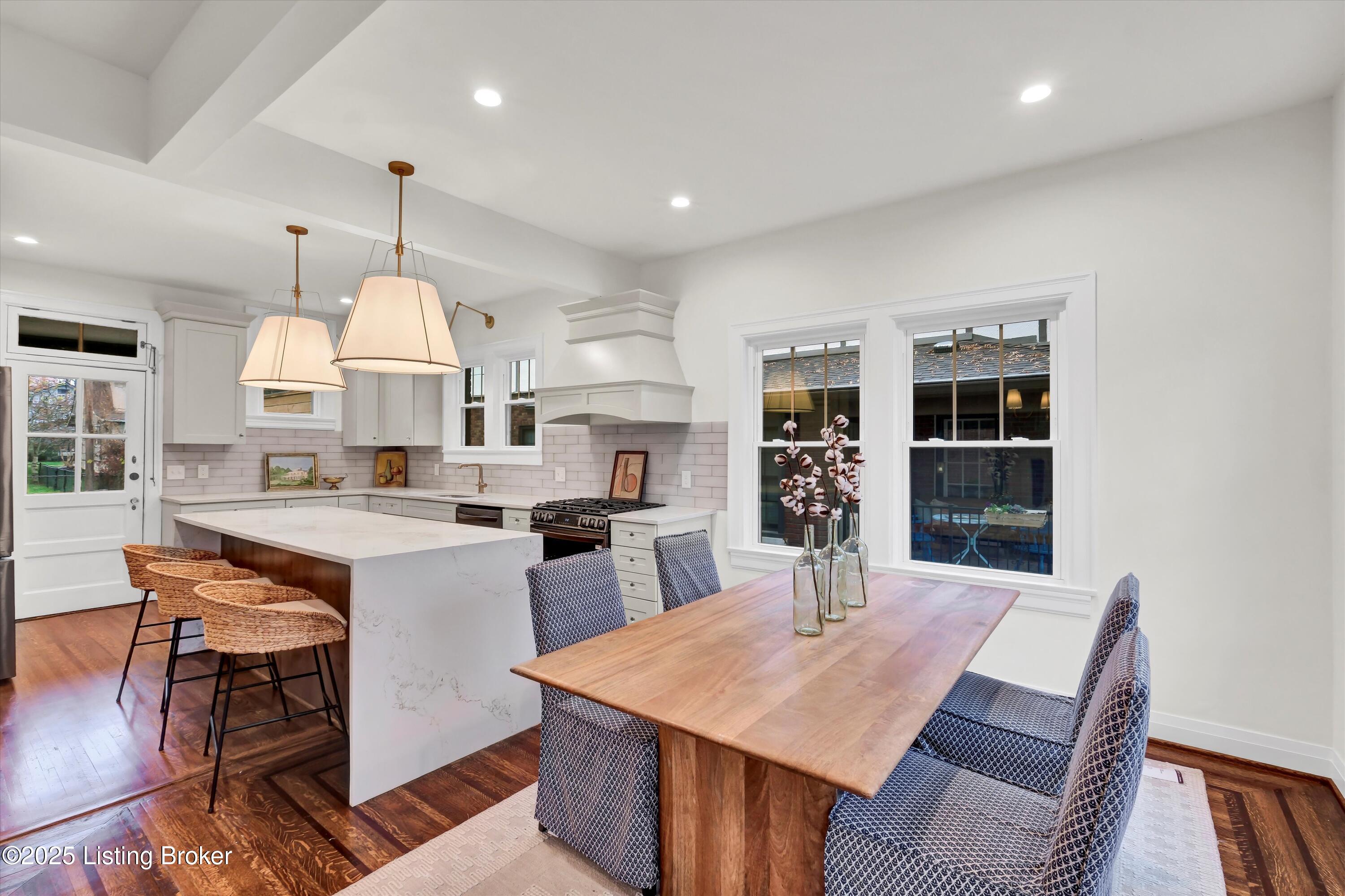 2436 Broadmeade Rd
