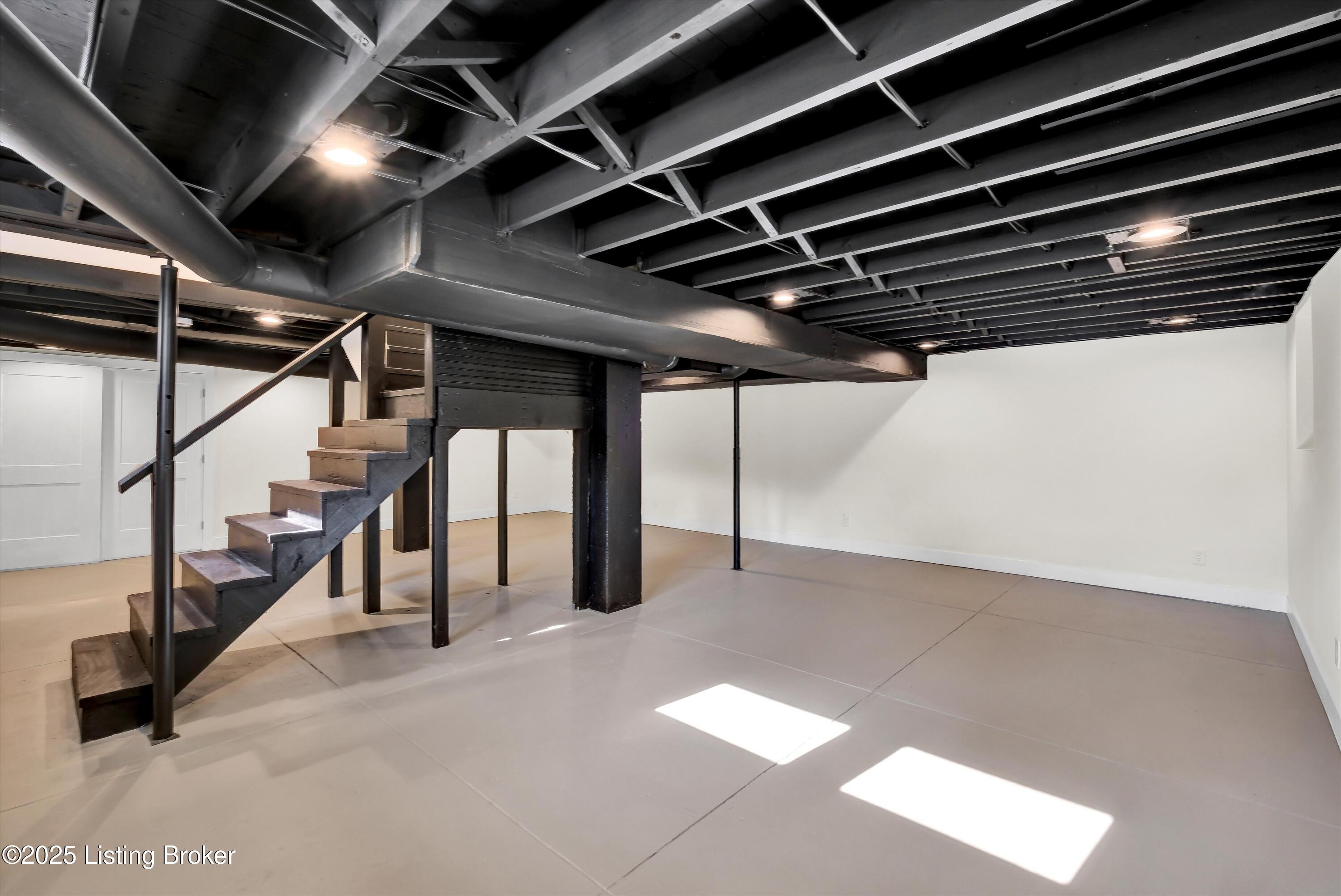 2436 Broadmeade Rd