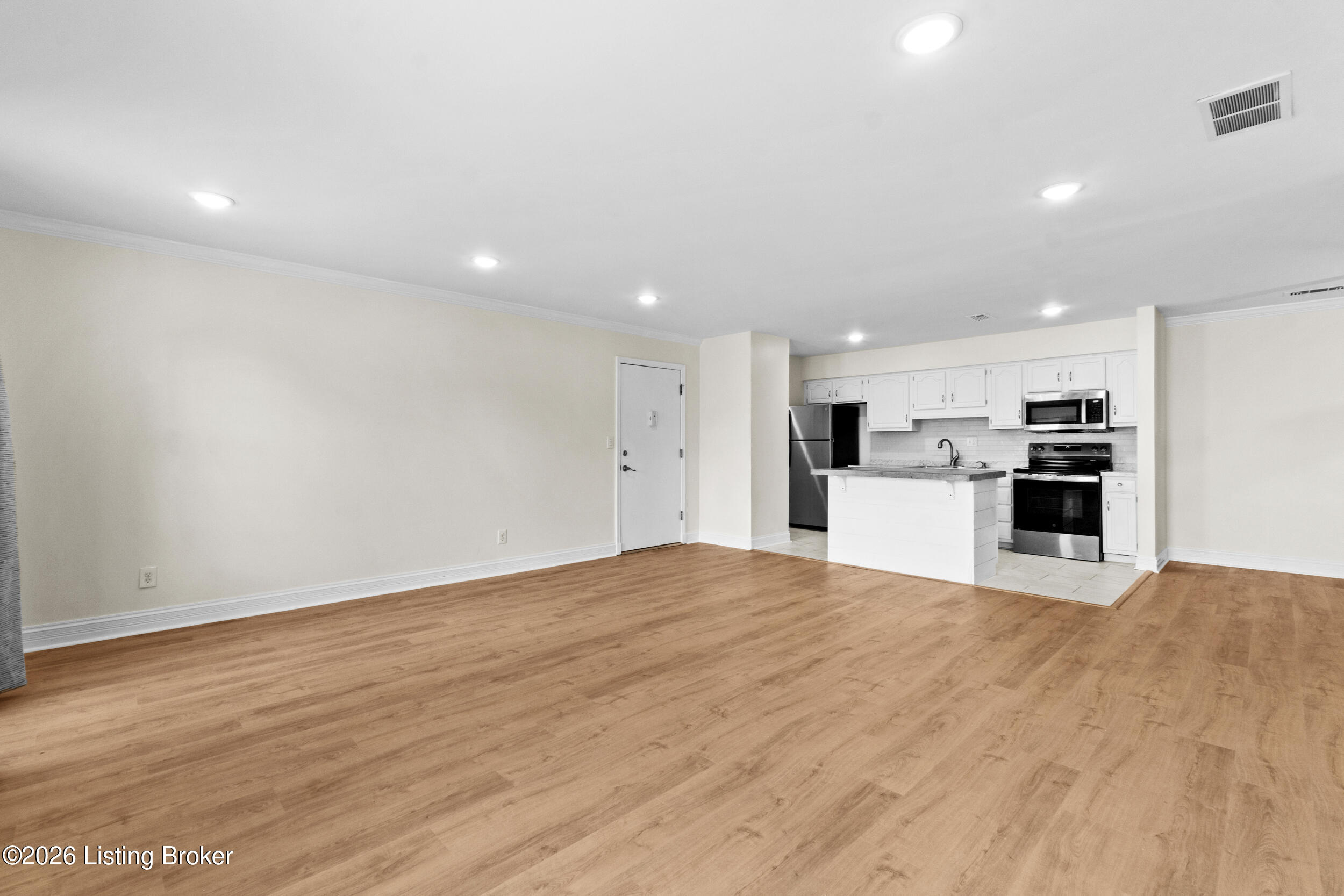 247 Stonehenge Dr 104