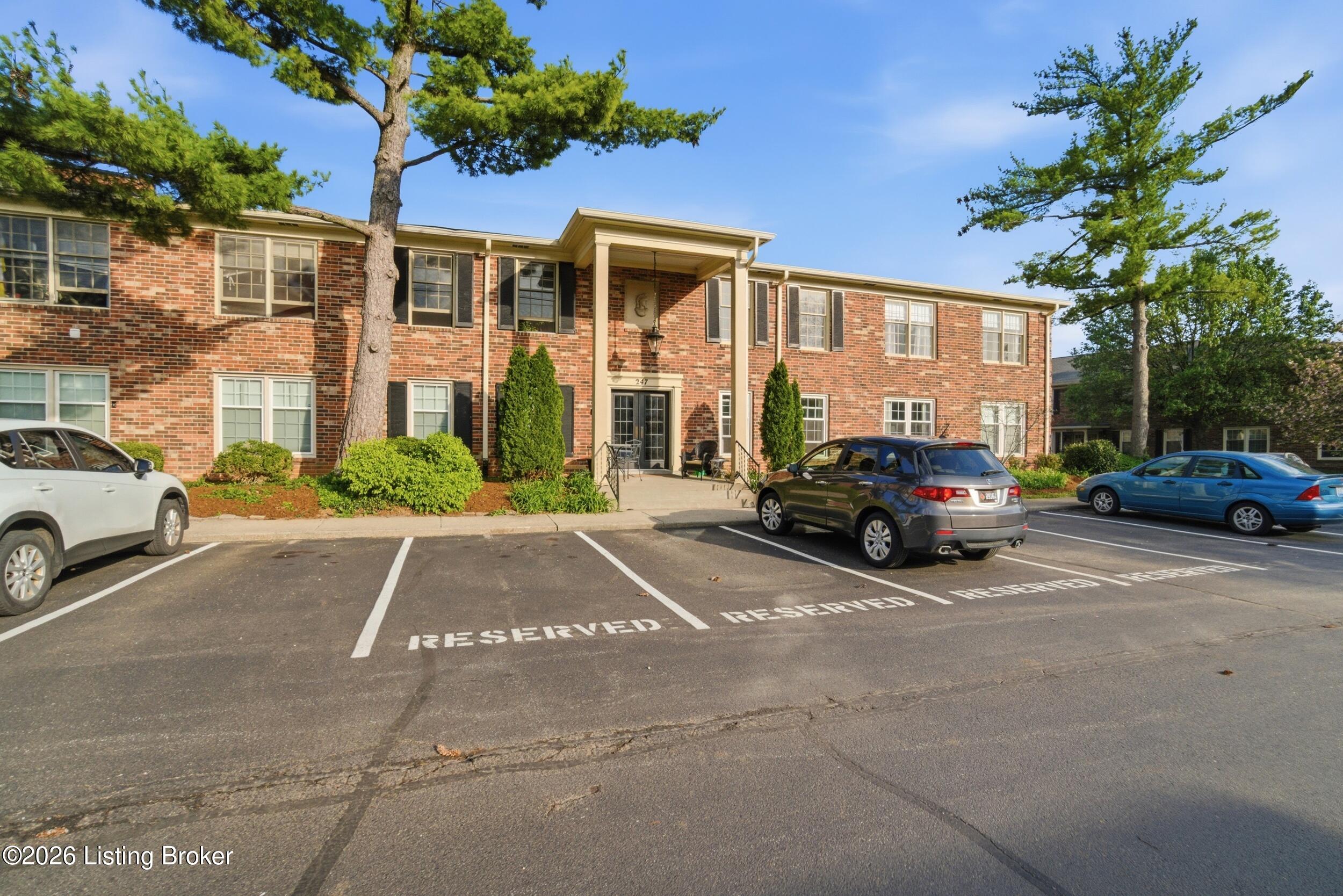 247 Stonehenge Dr 104