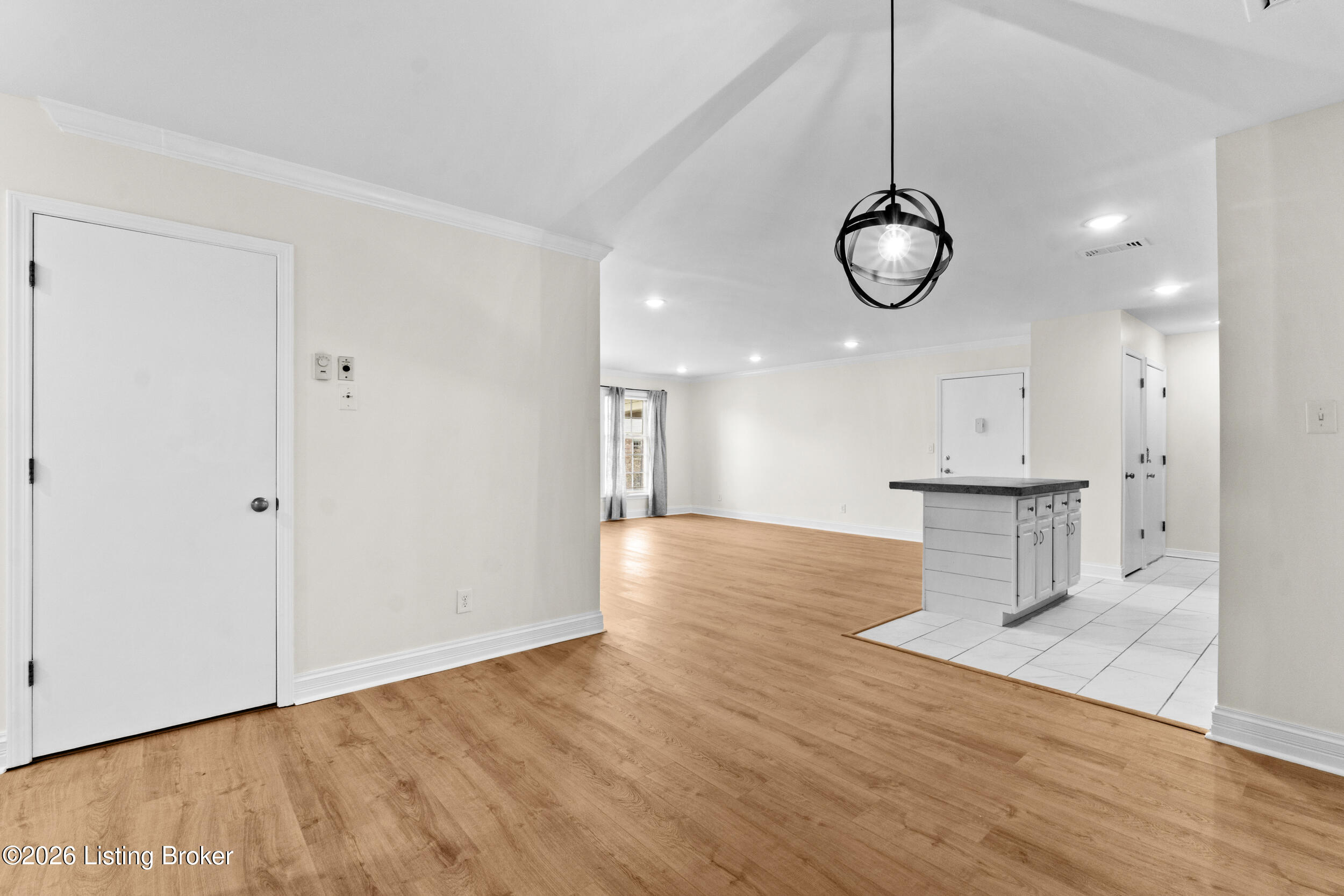 247 Stonehenge Dr 104