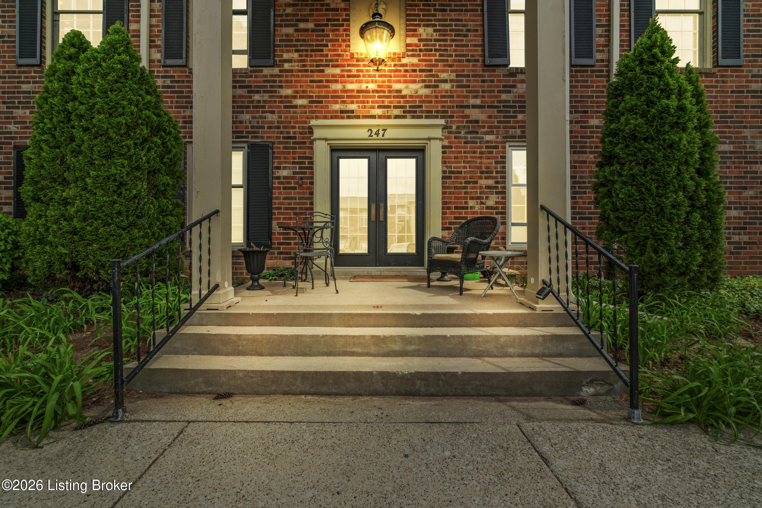 247 Stonehenge Dr 104