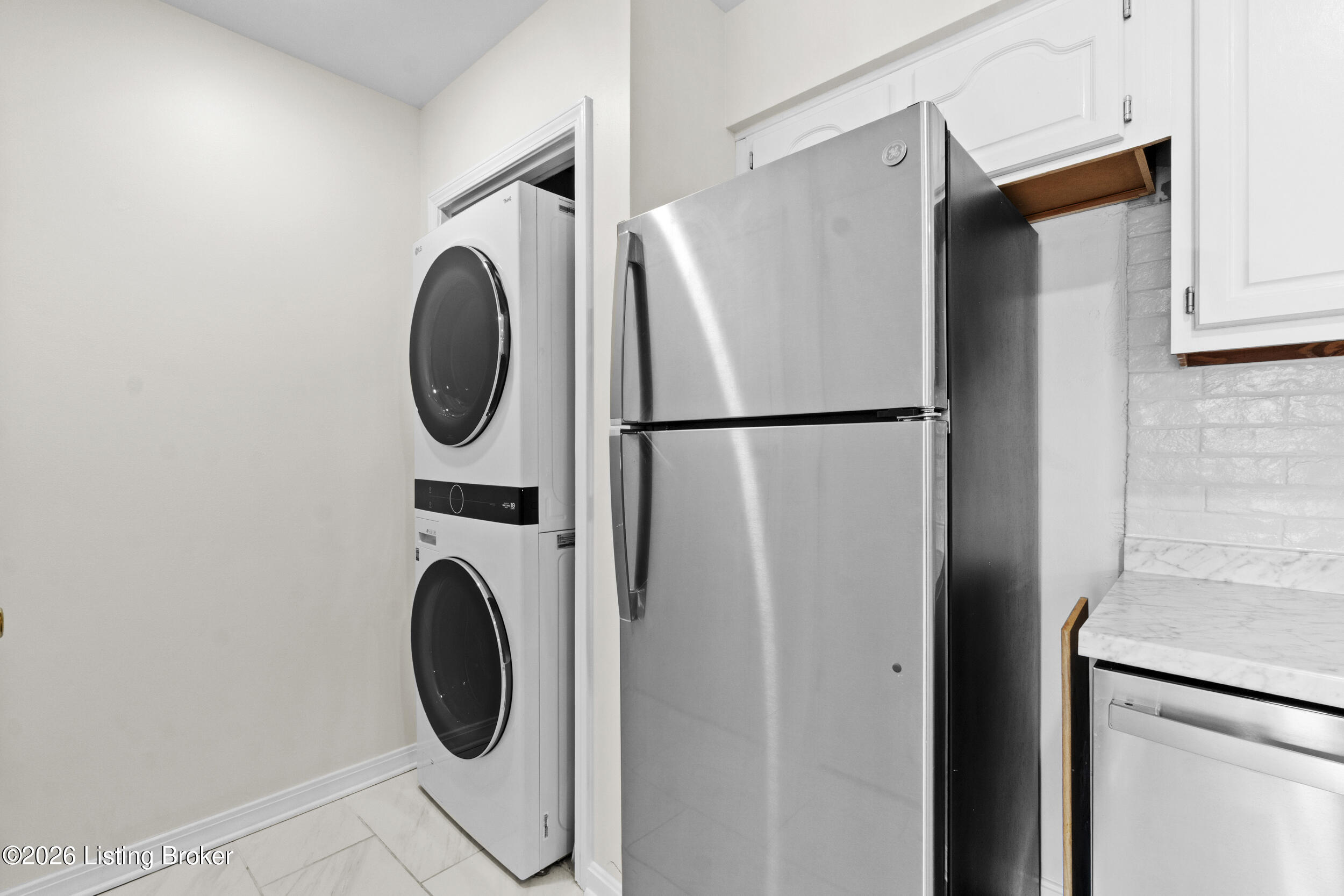 247 Stonehenge Dr 104