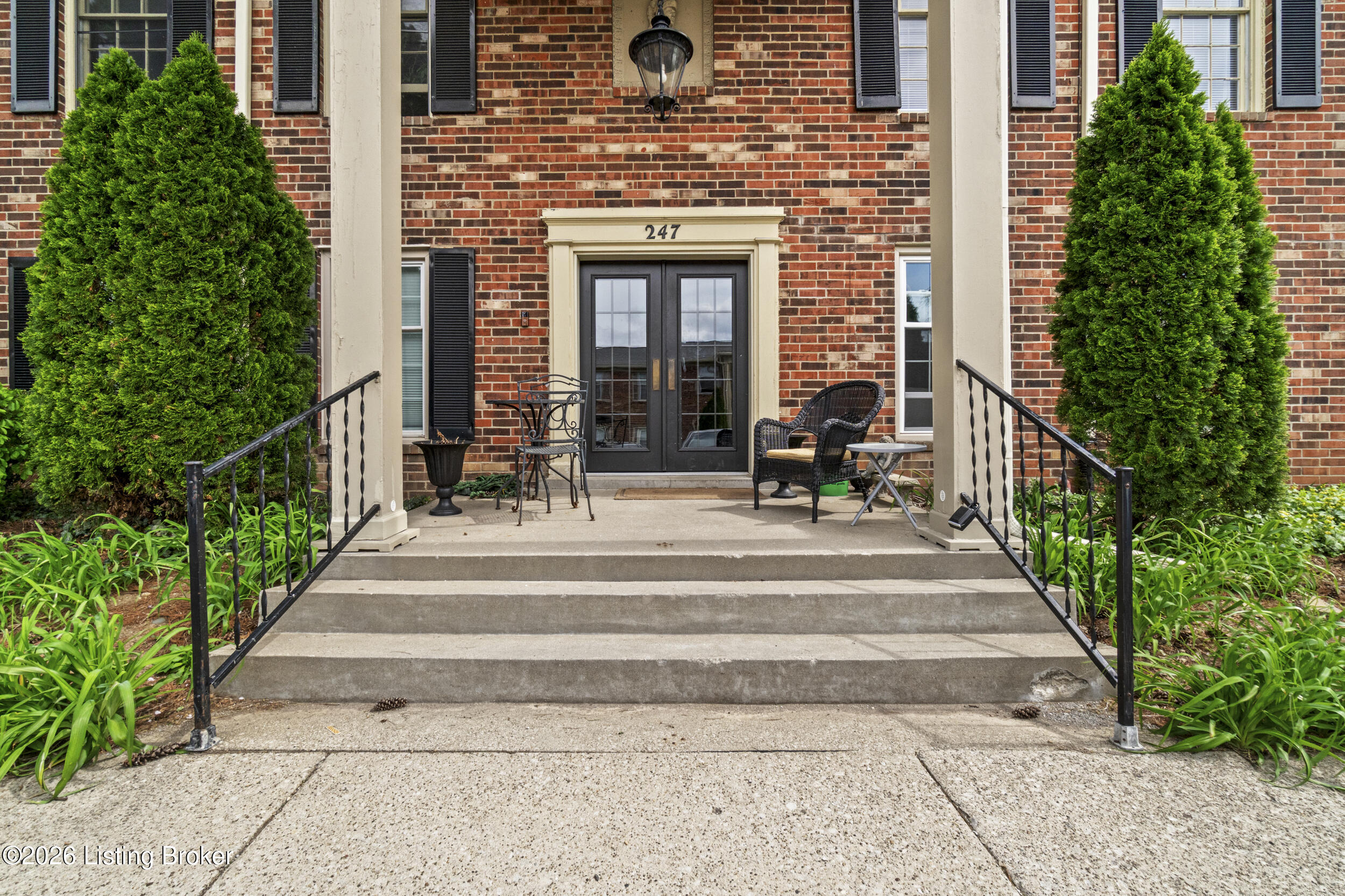 247 Stonehenge Dr 104