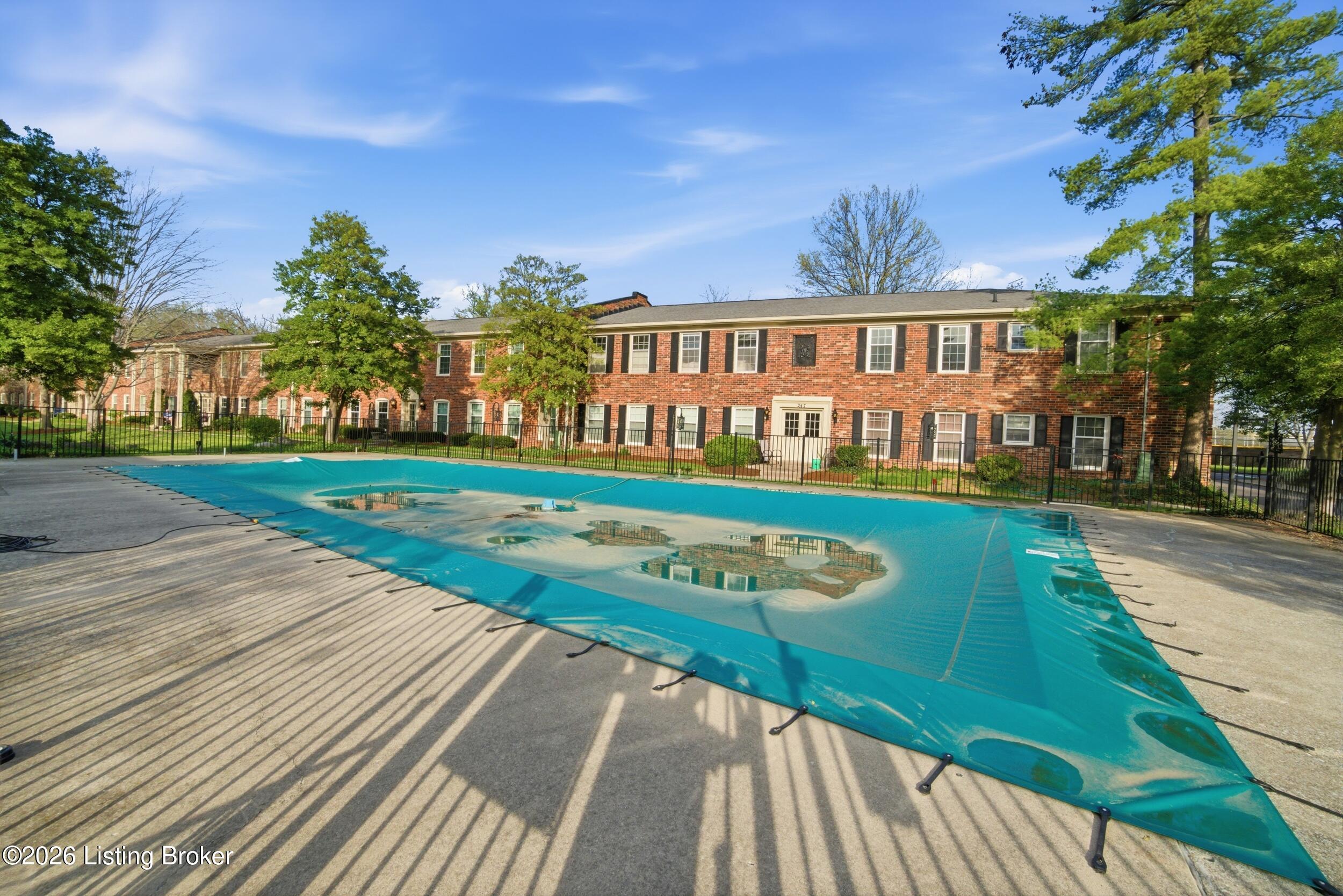 247 Stonehenge Dr 104