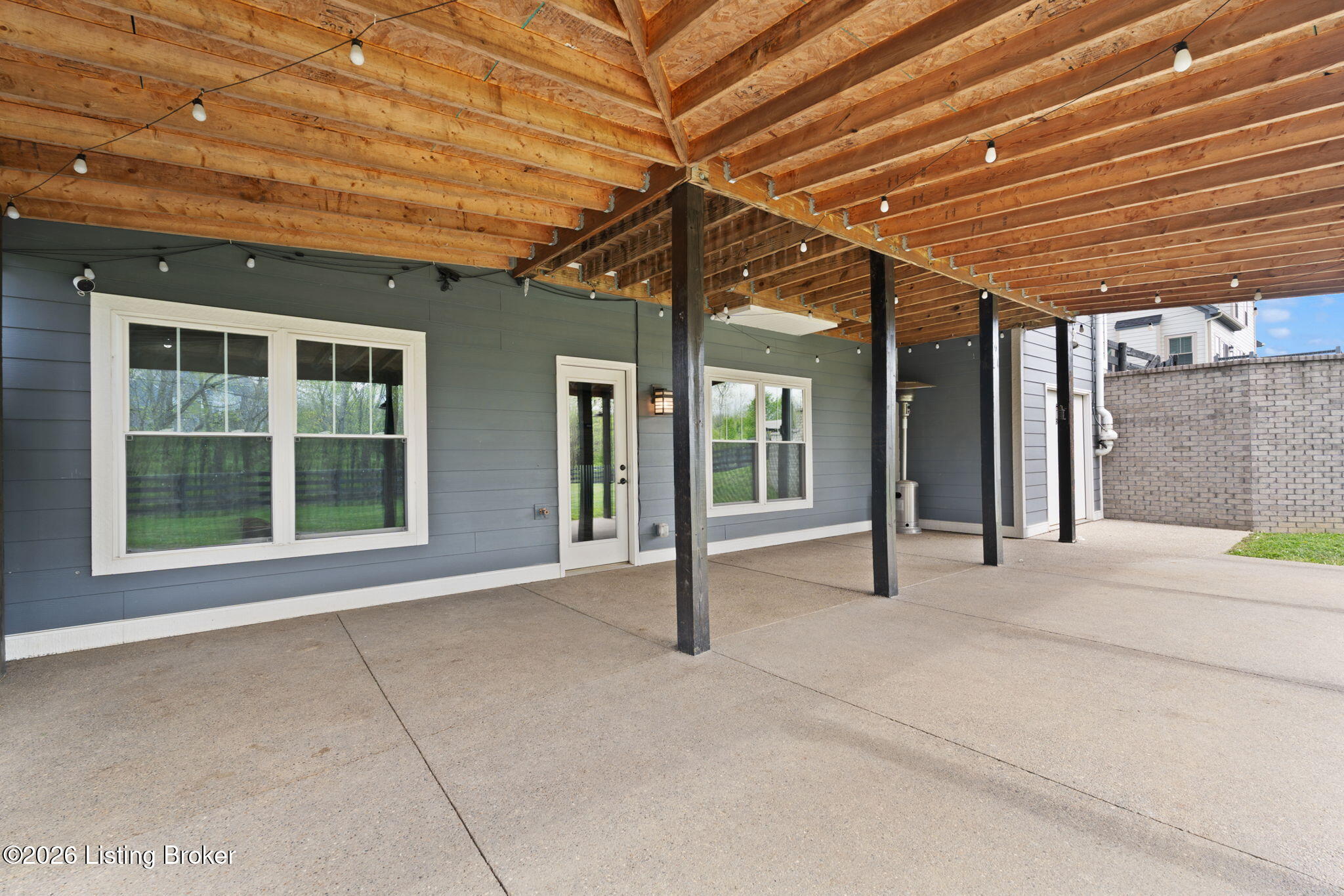 1211 Summit Parks Dr