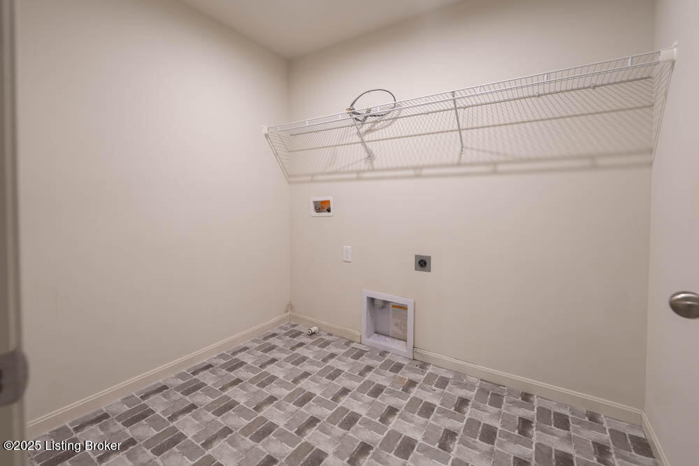 4391 Coppice Trail