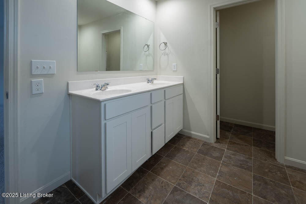 4391 Coppice Trail