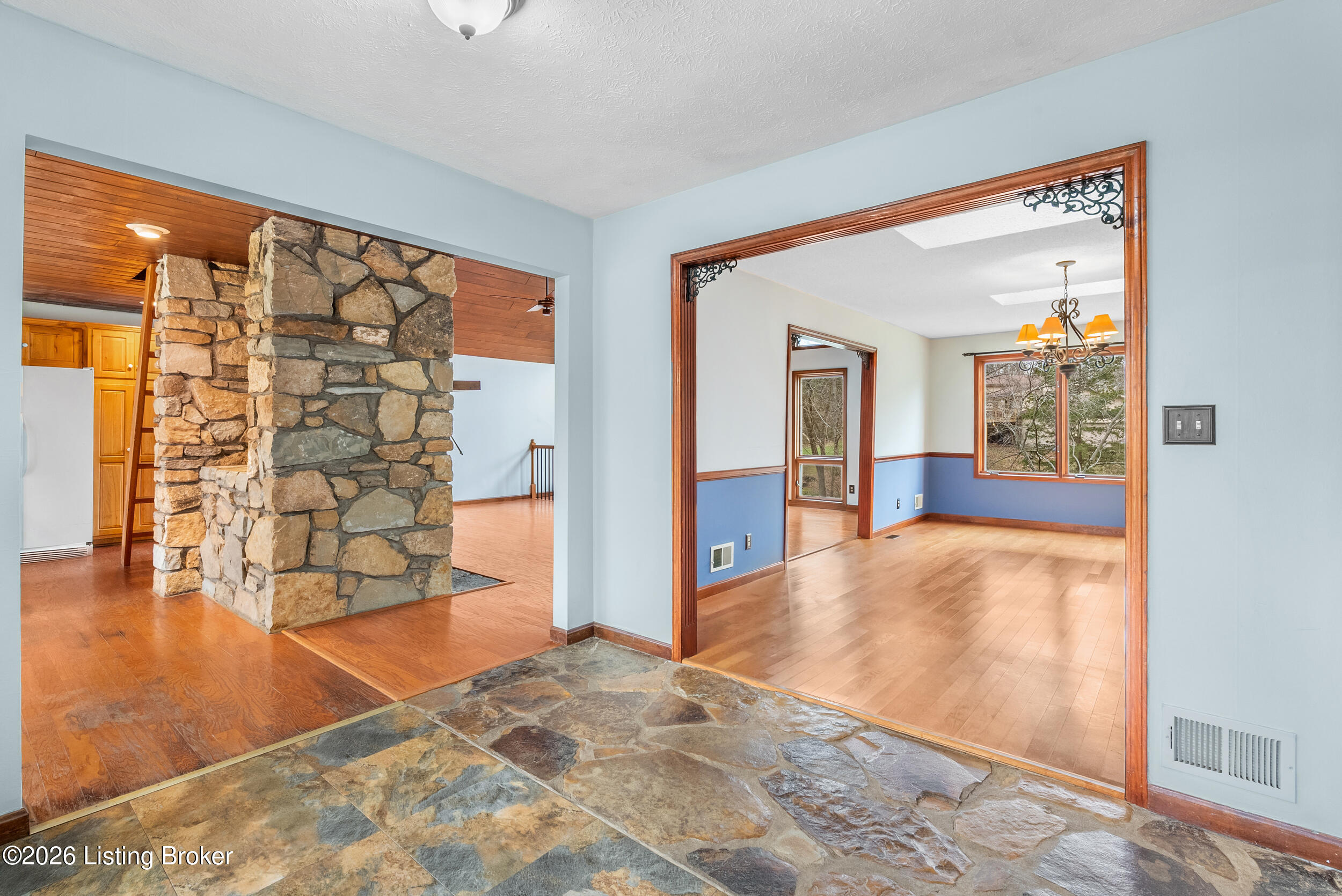 3004 Haney Dr