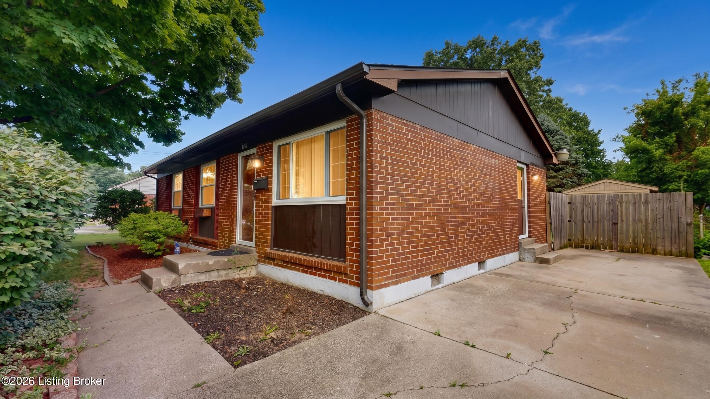 8016 Edsel Ln