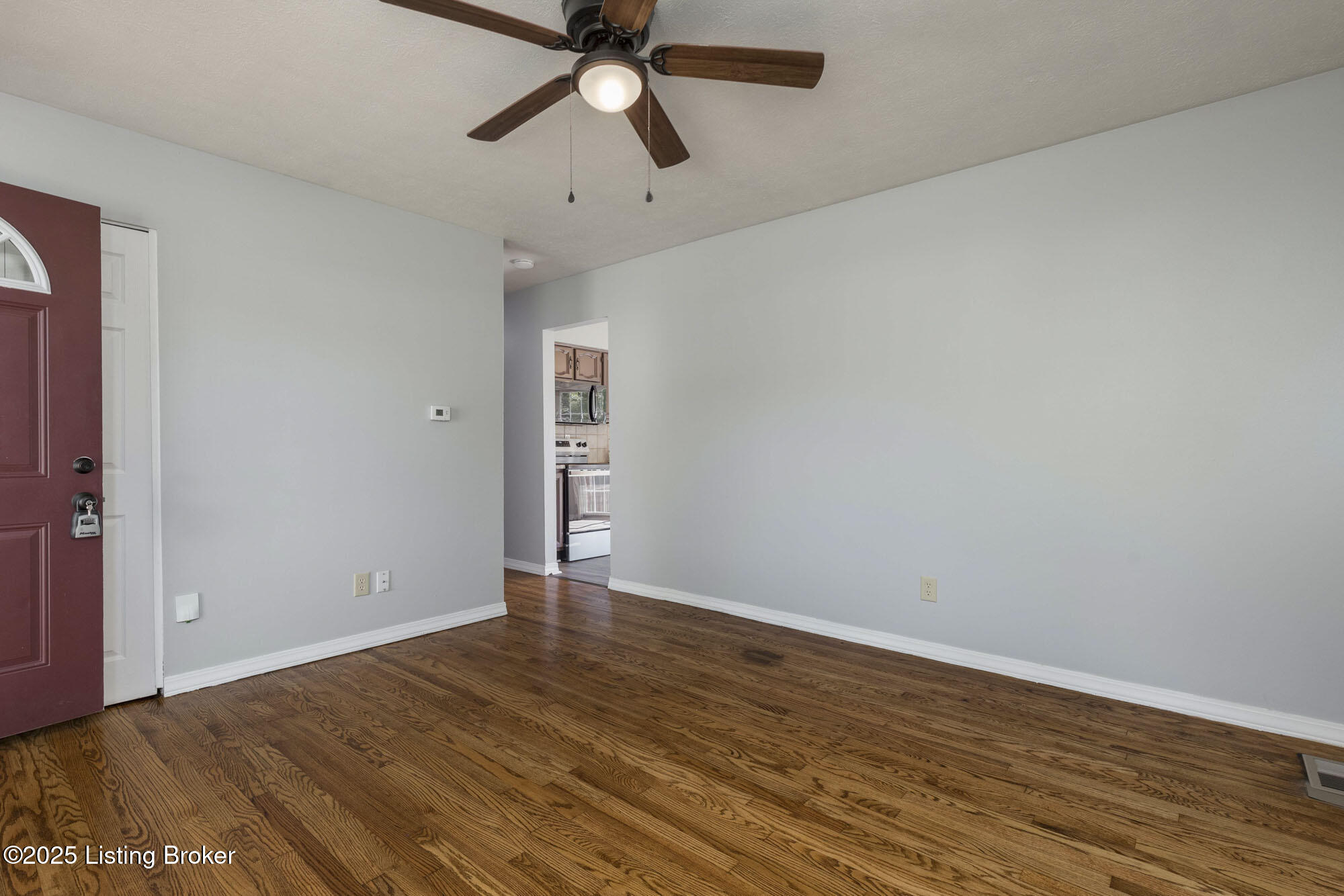 8016 Edsel Ln