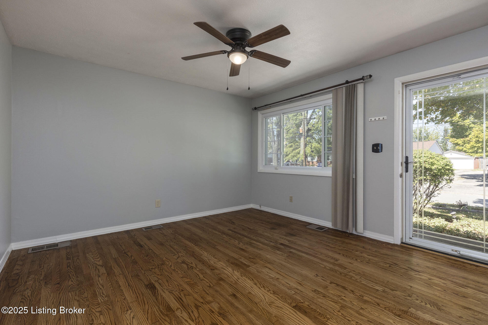 8016 Edsel Ln