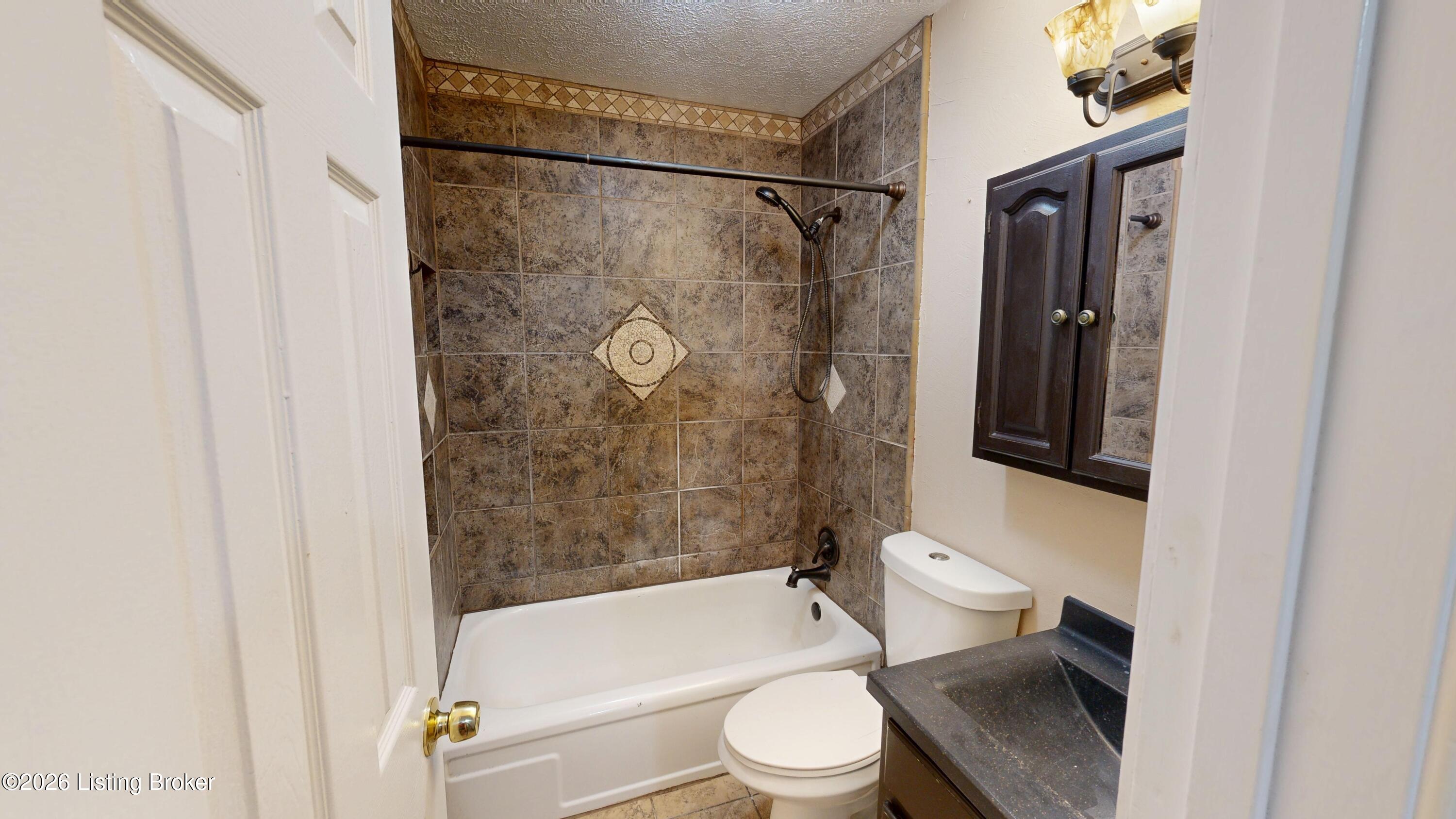 8016 Edsel Ln