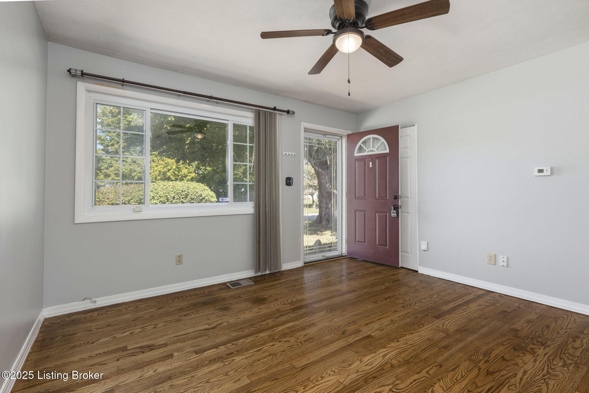 8016 Edsel Ln