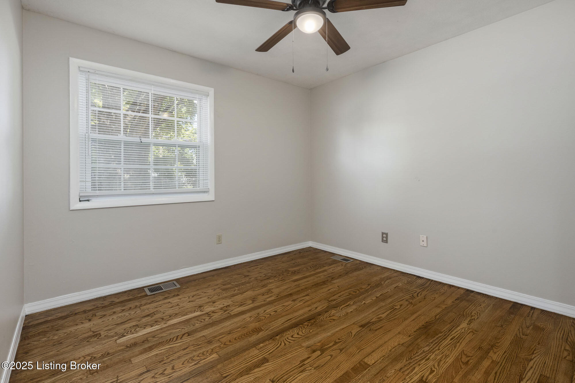 8016 Edsel Ln