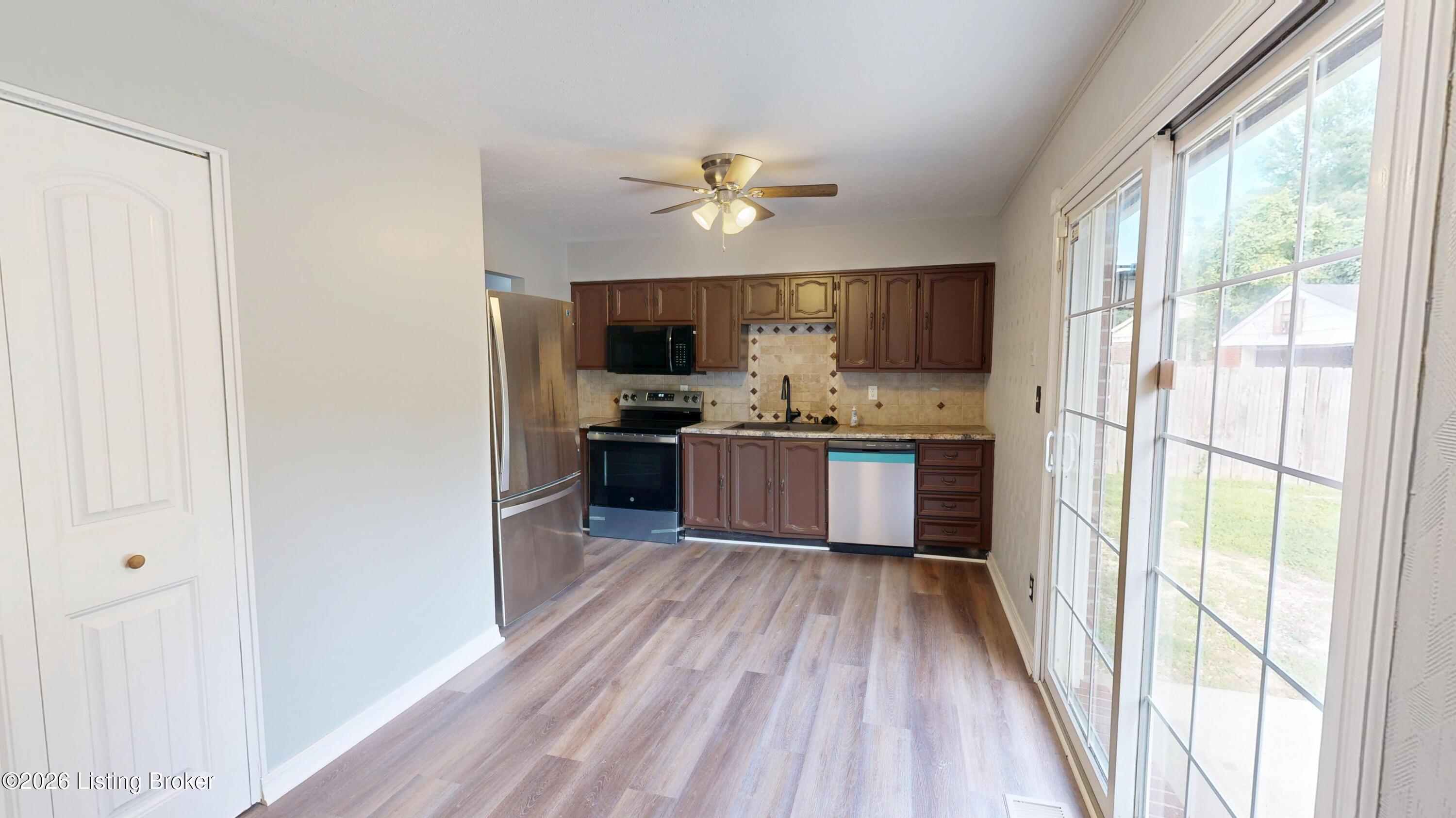8016 Edsel Ln