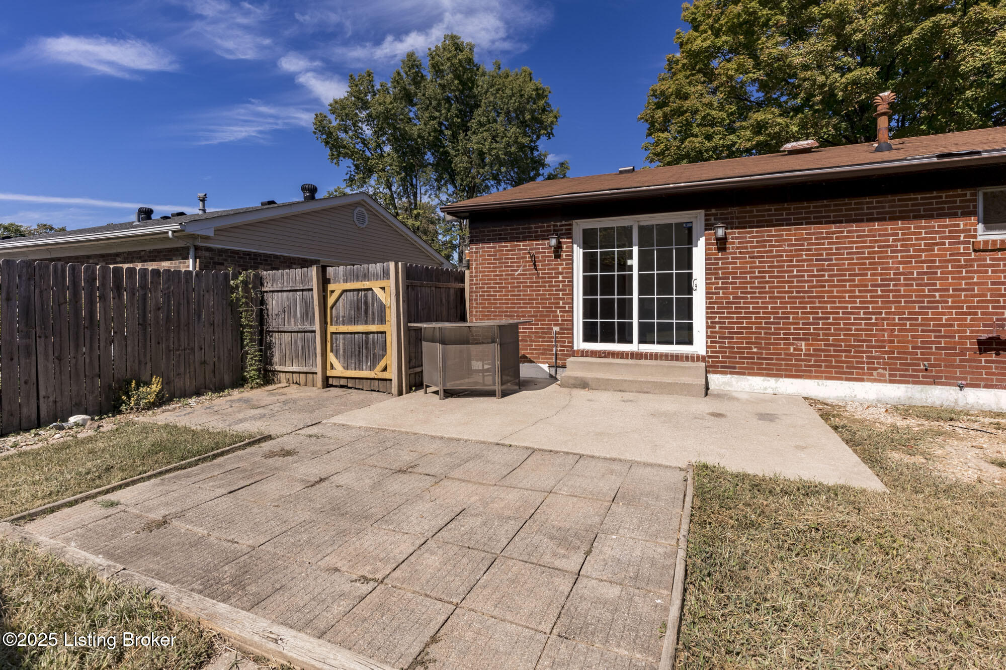 8016 Edsel Ln