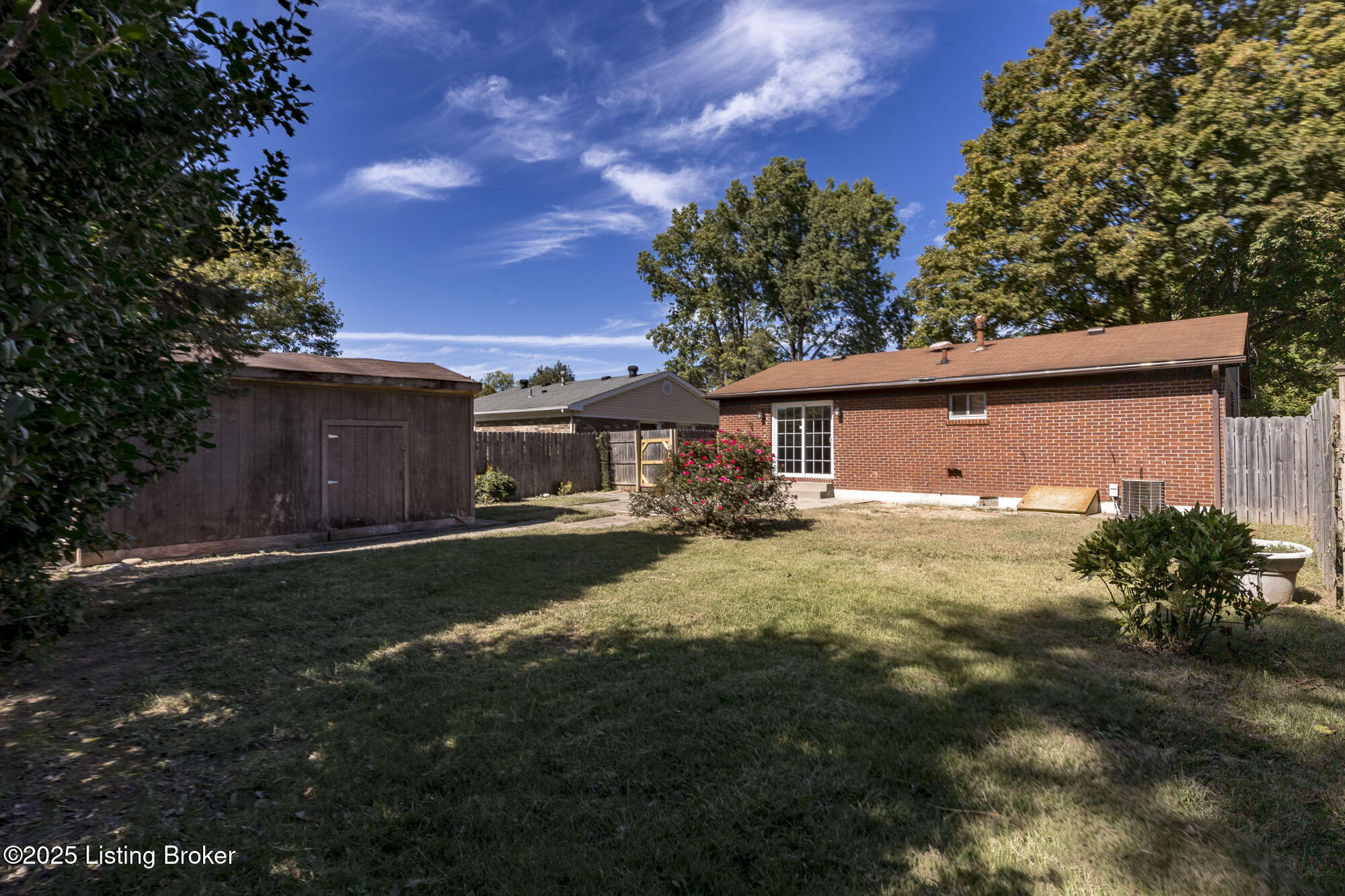 8016 Edsel Ln