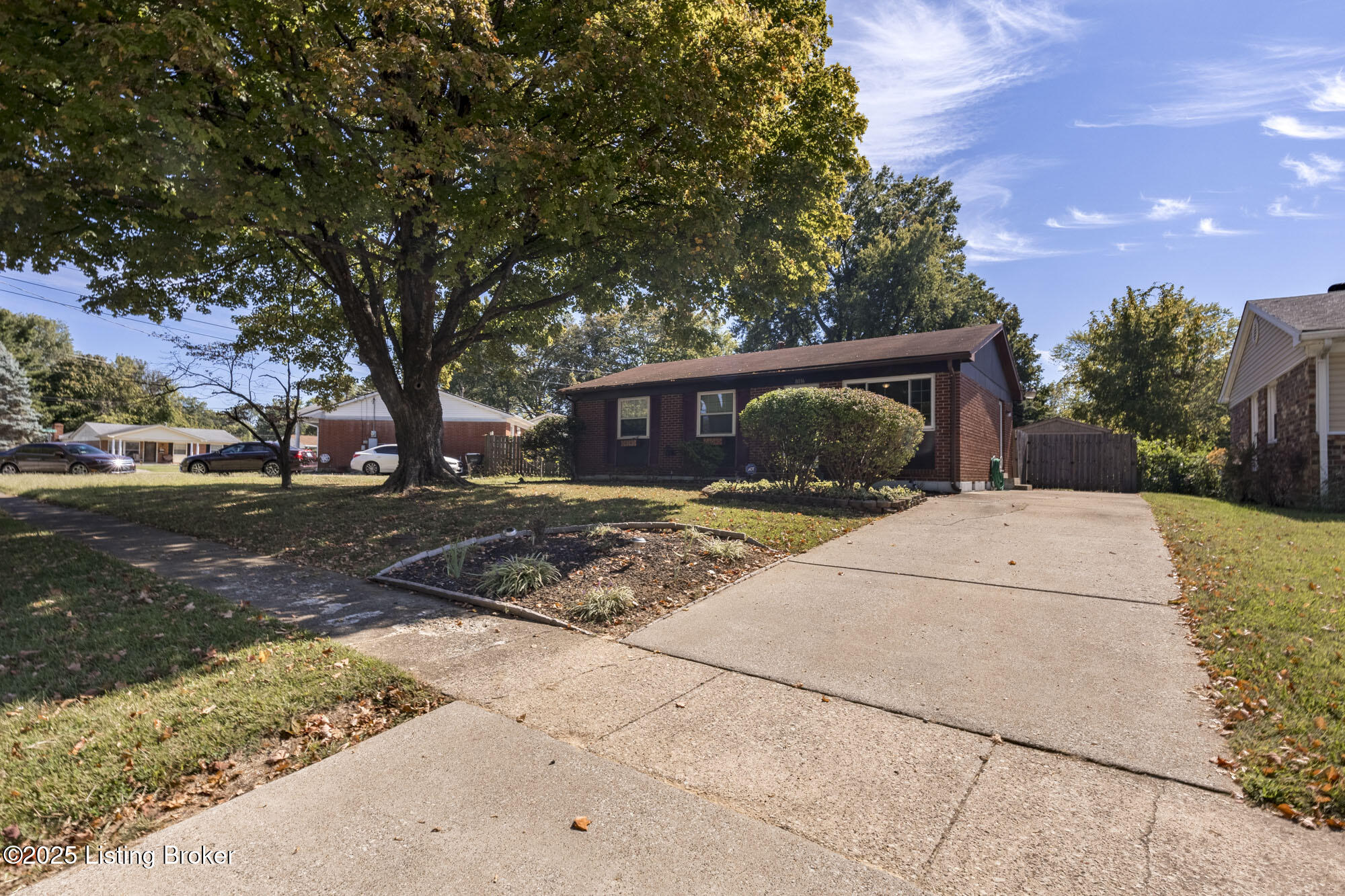 8016 Edsel Ln