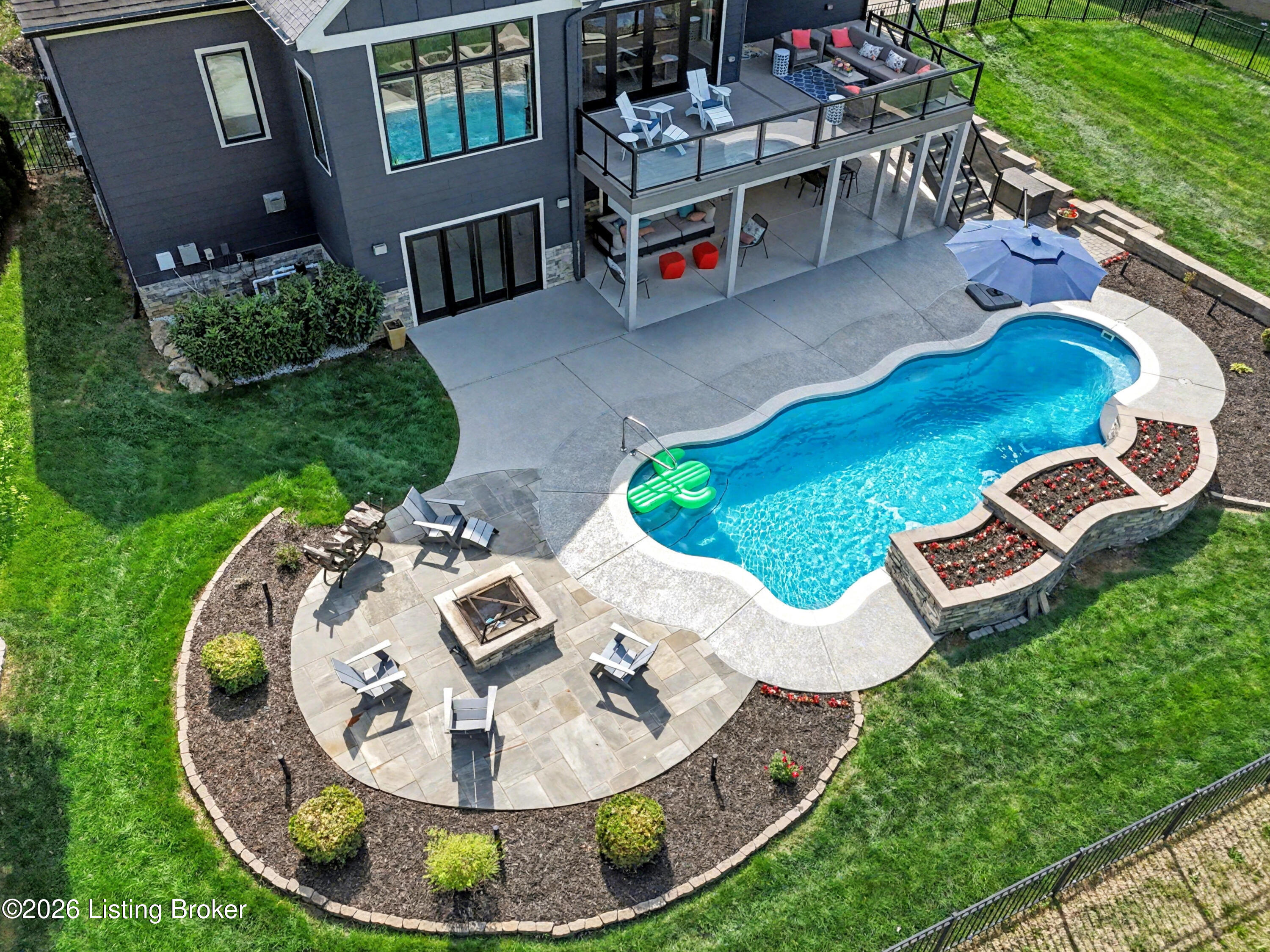 6110 Maddox Blvd