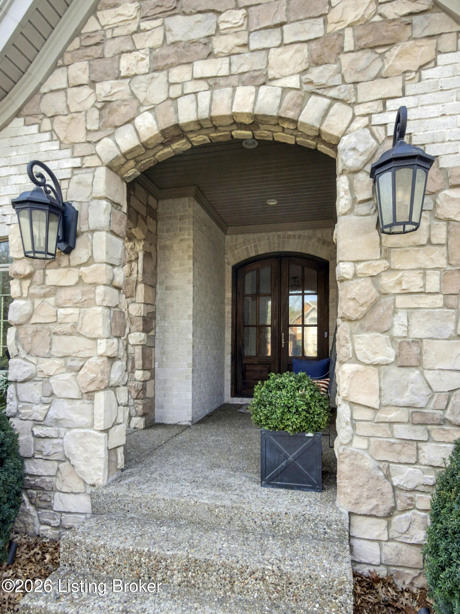 9504 Wolfpen Springs Dr
