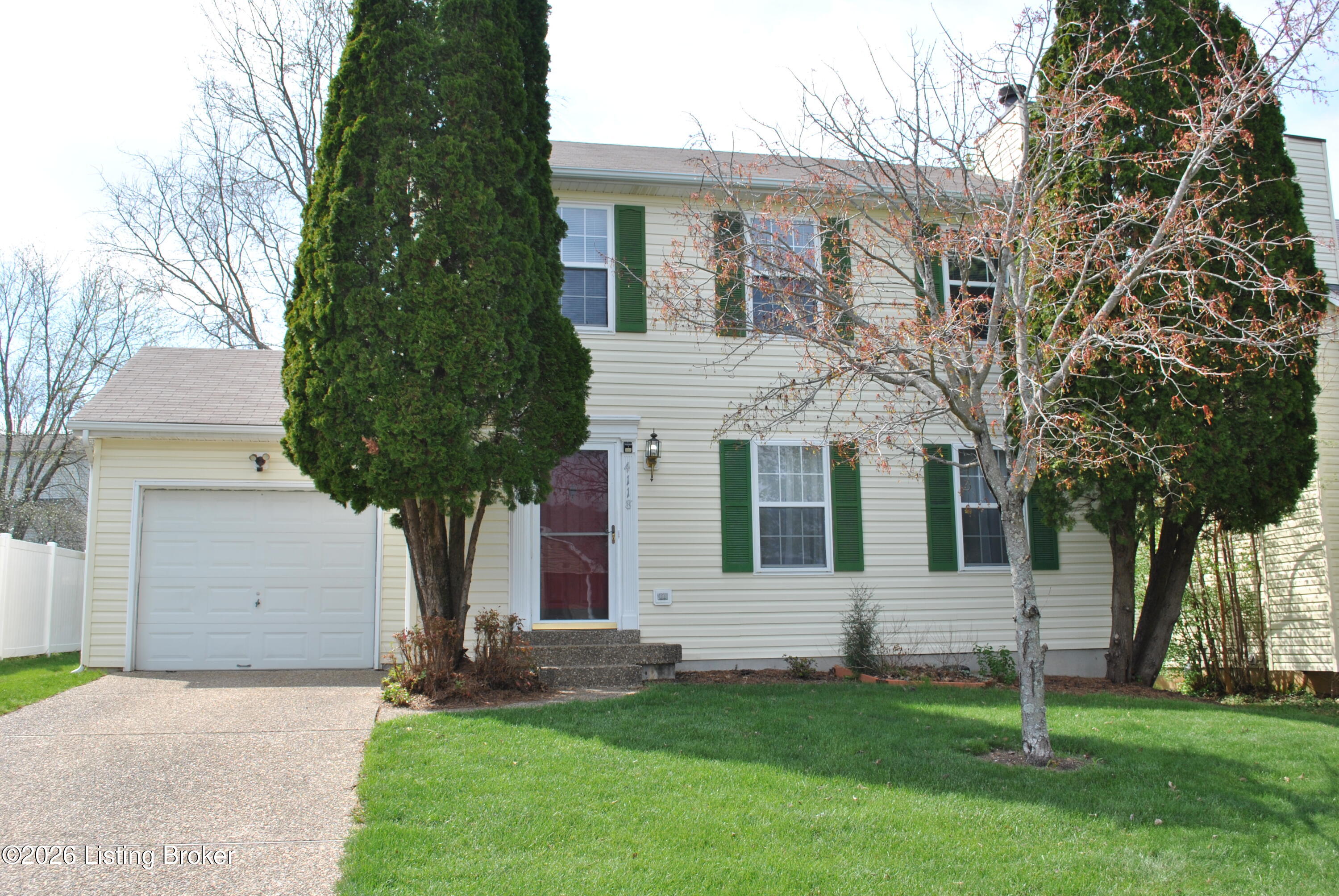 4118 Hickoryview Dr
