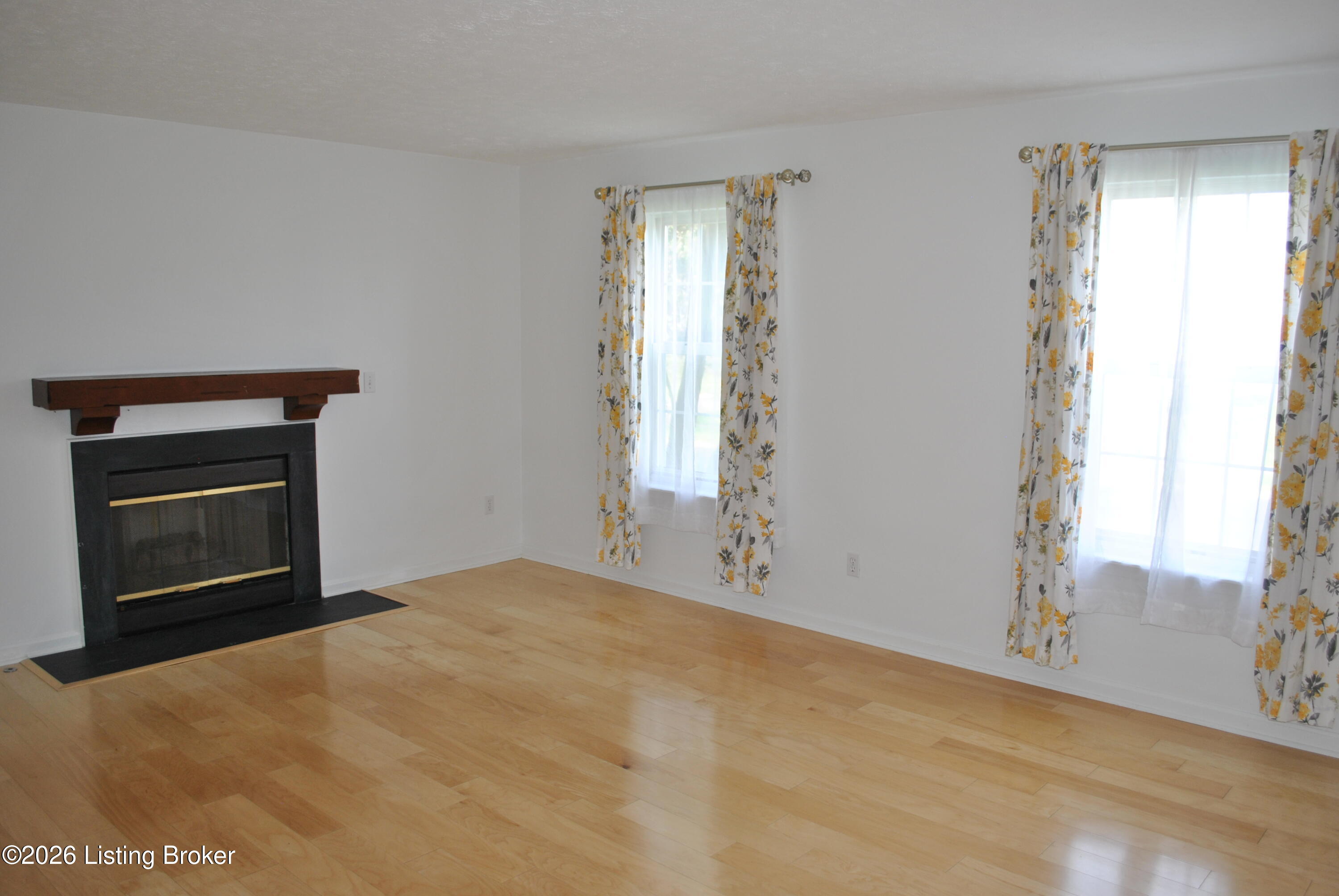 4118 Hickoryview Dr