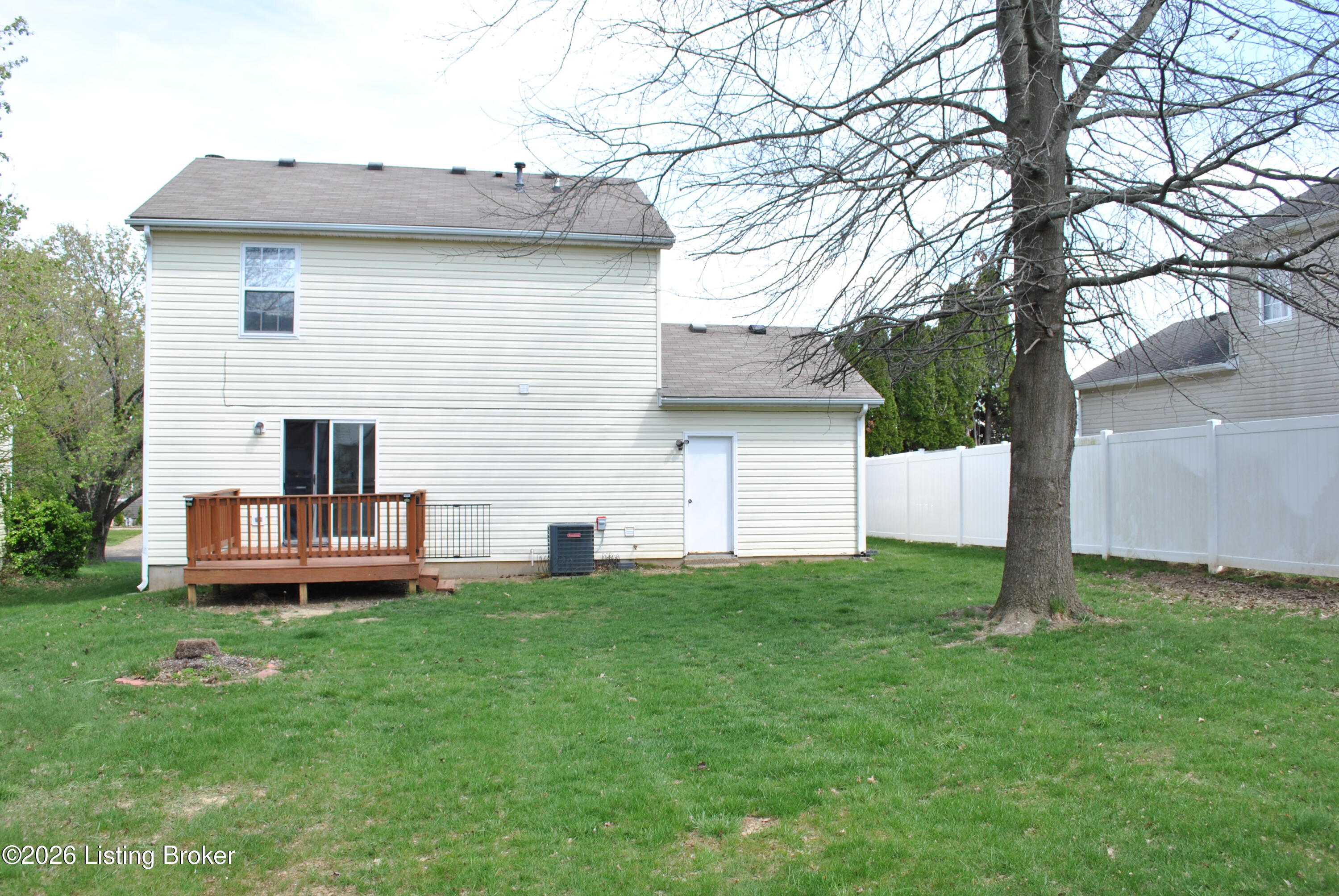 4118 Hickoryview Dr
