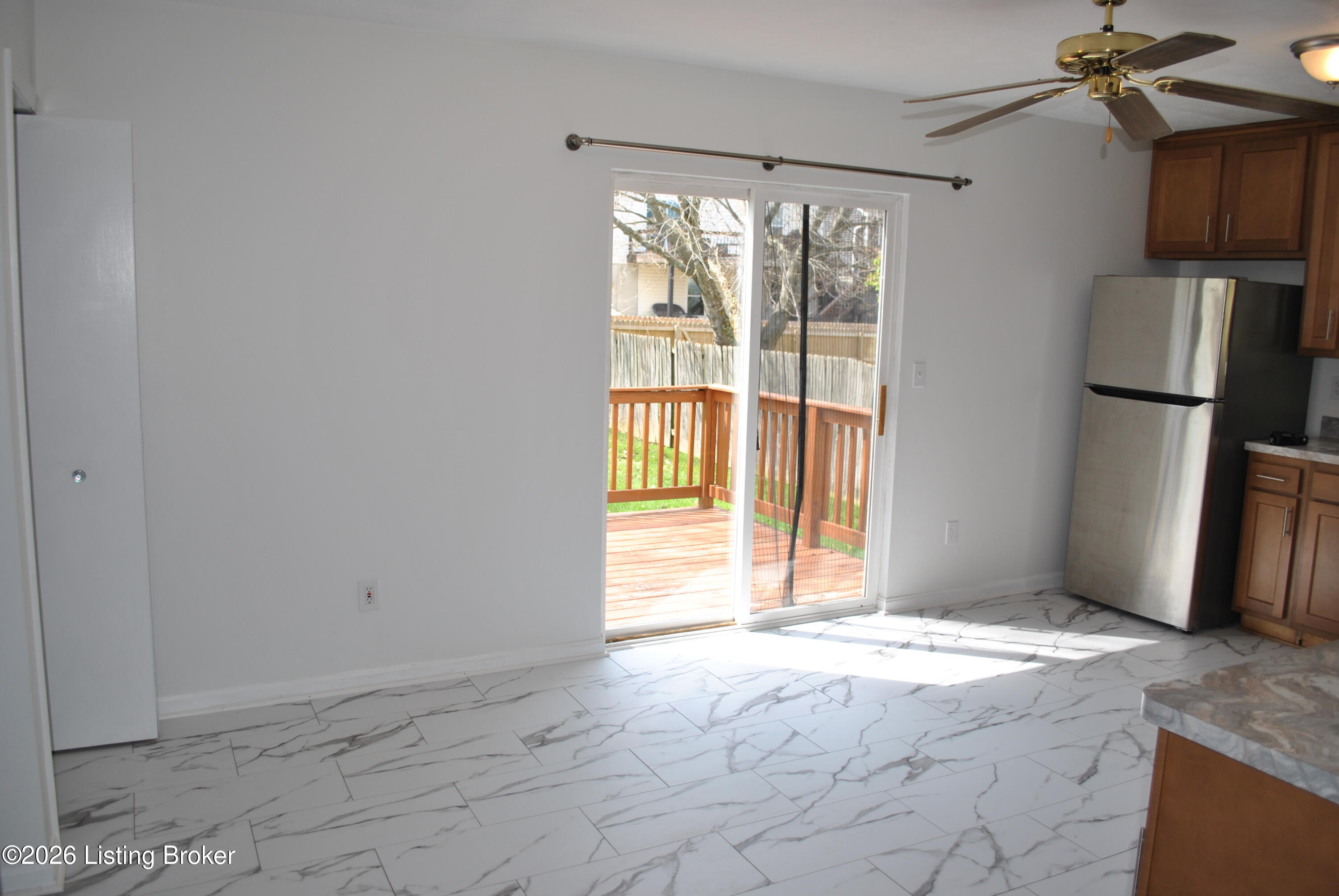4118 Hickoryview Dr