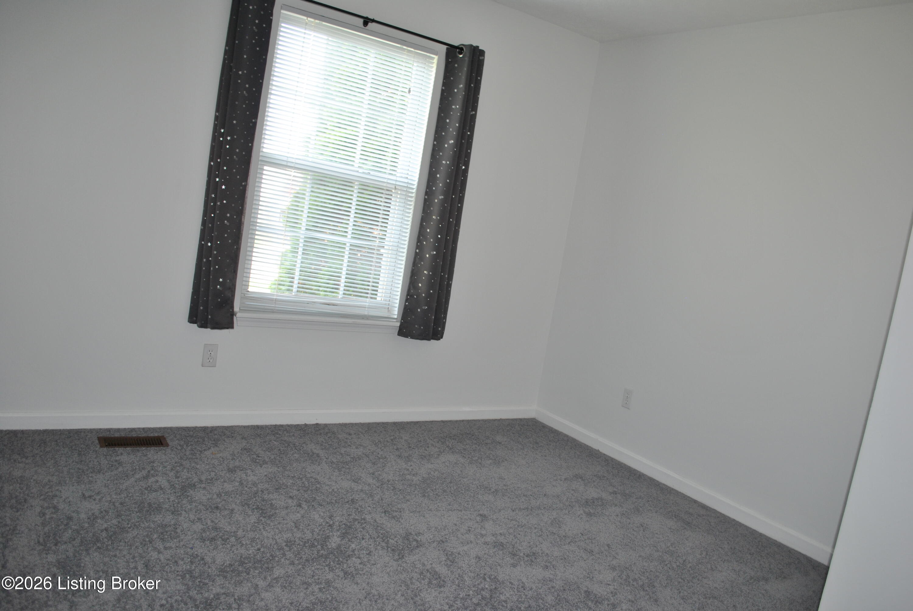 4118 Hickoryview Dr