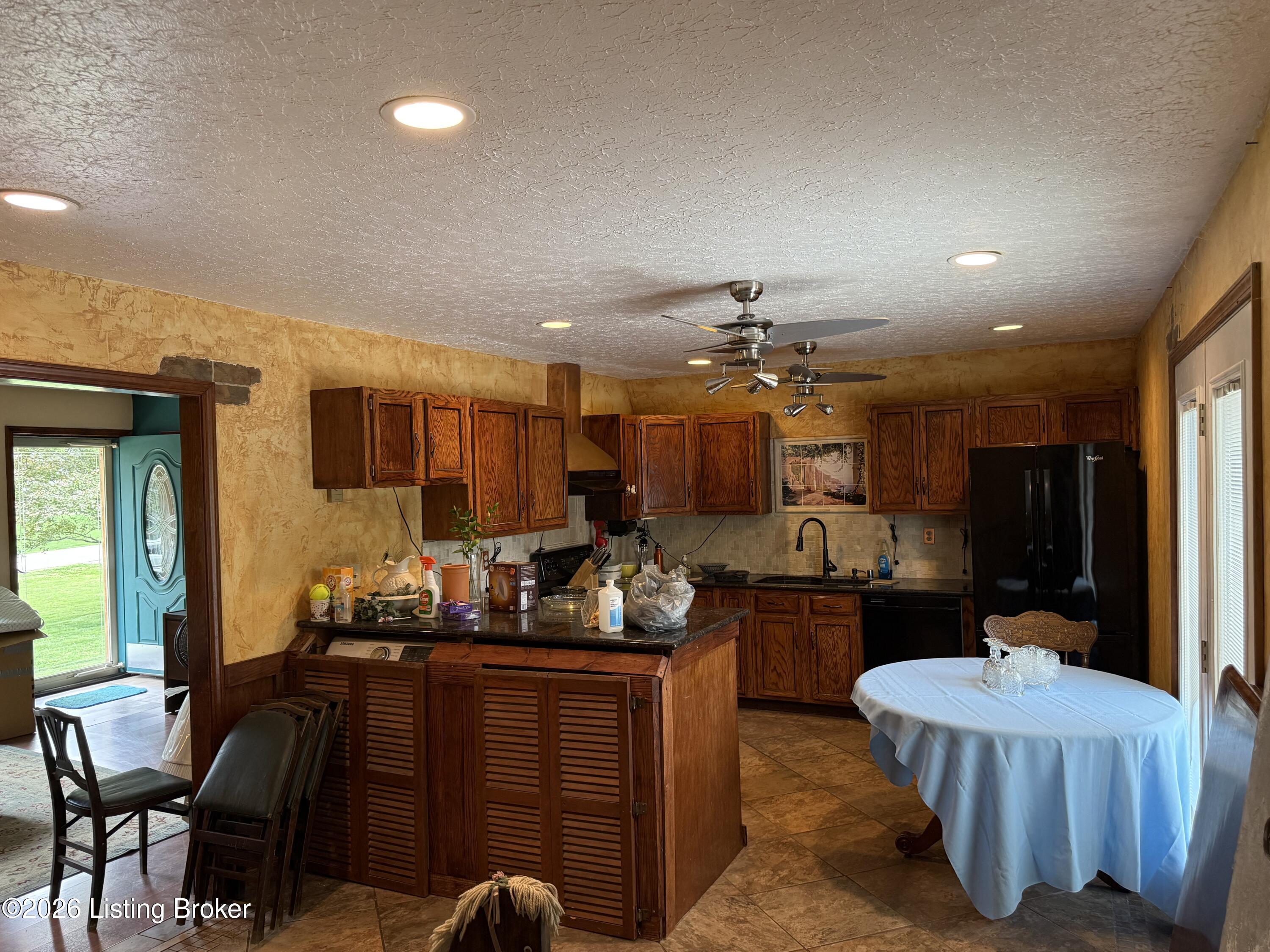 5713 Renada Dr