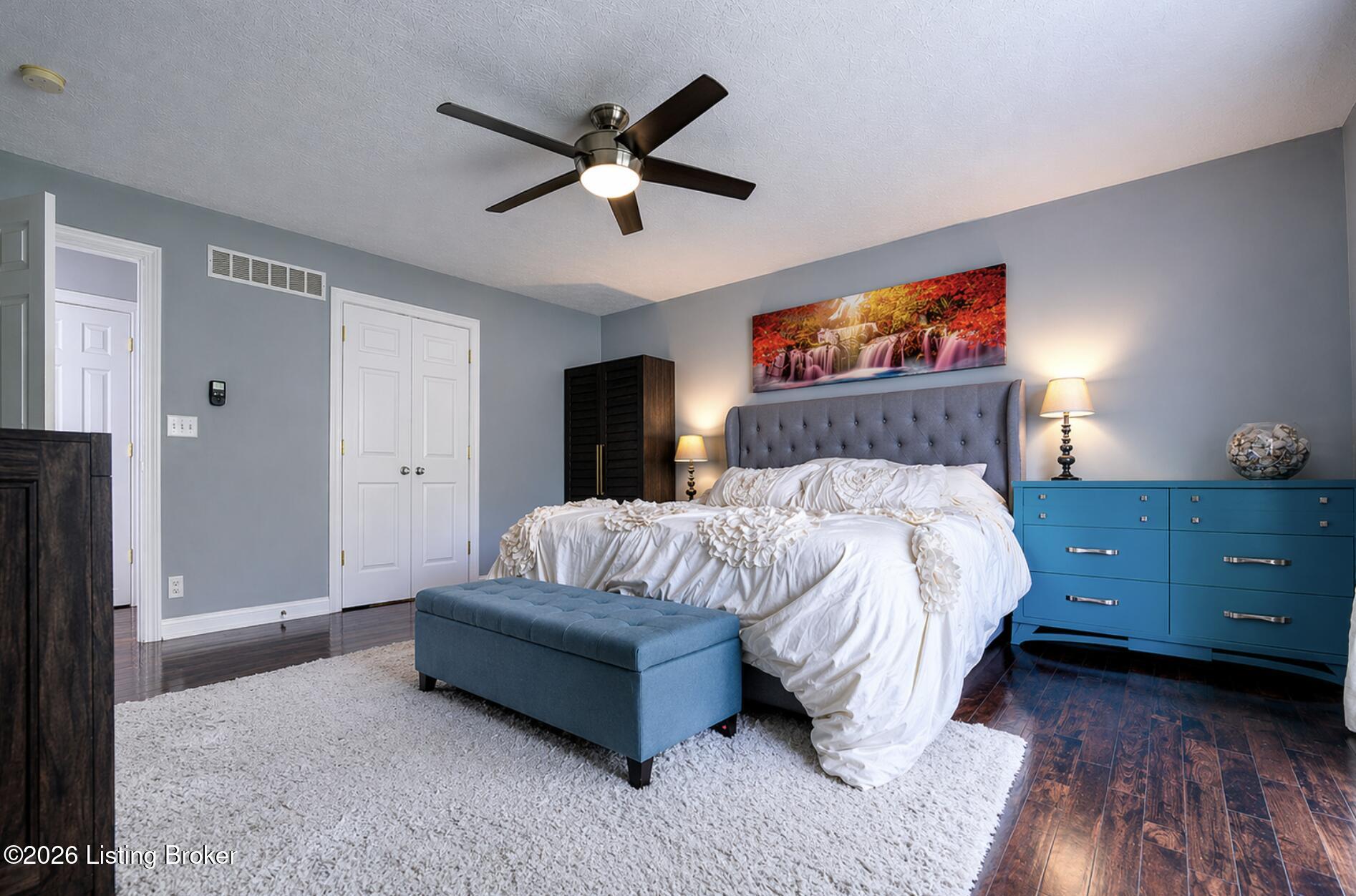 2109 OAKFORD Ct