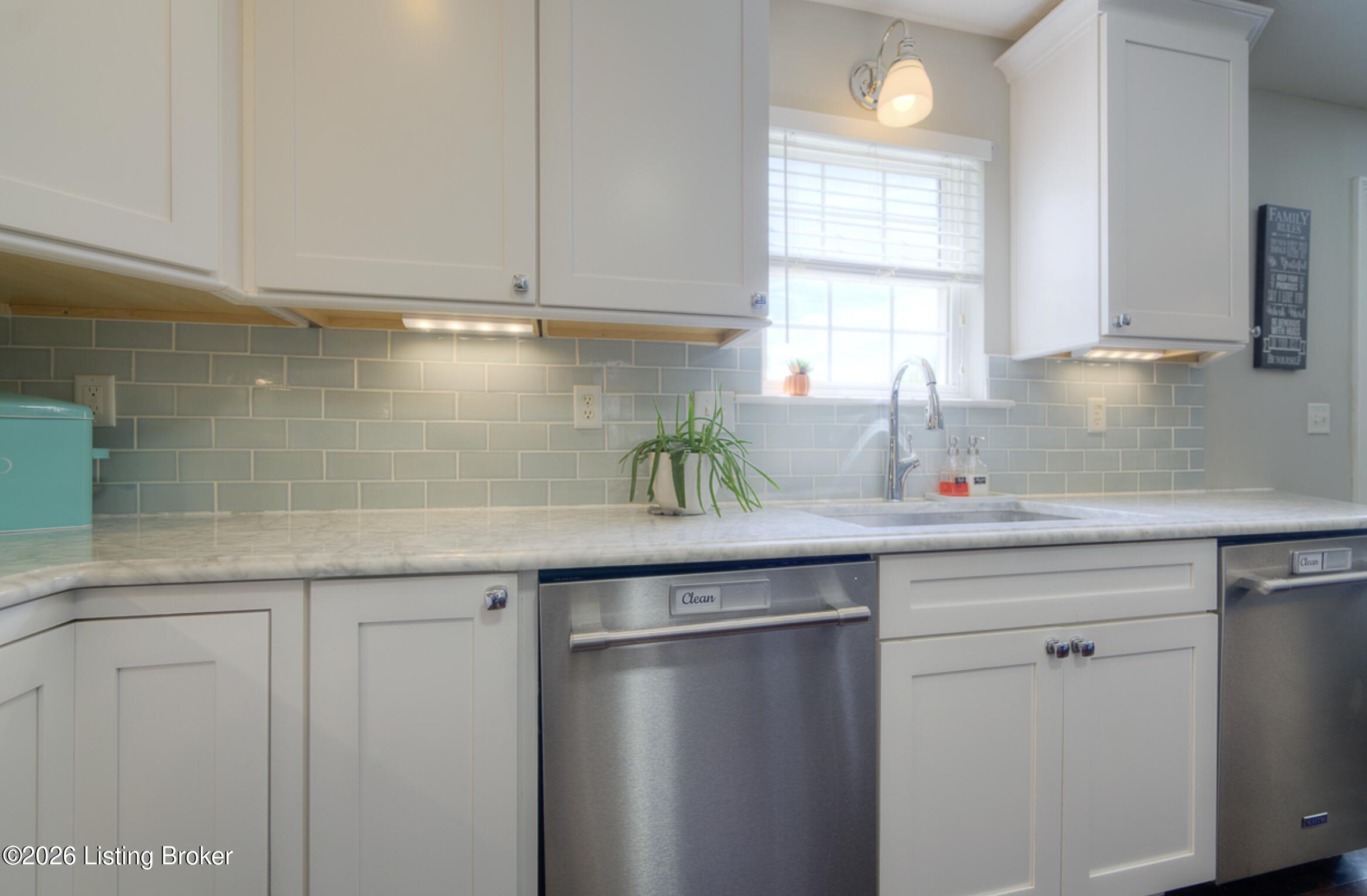 2109 OAKFORD Ct
